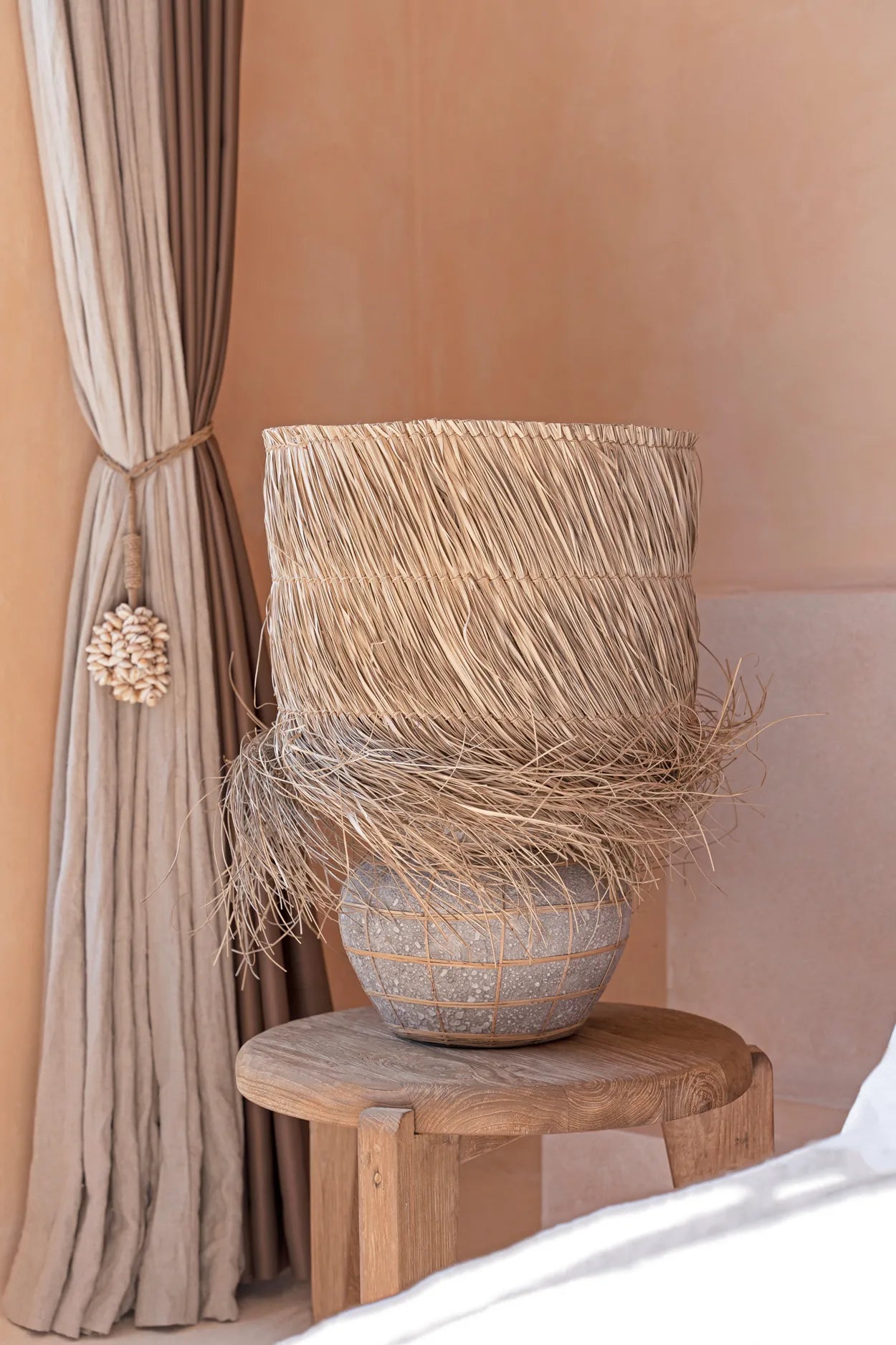 The Lipsi Table Lamp - Natural Concrete - Image 2