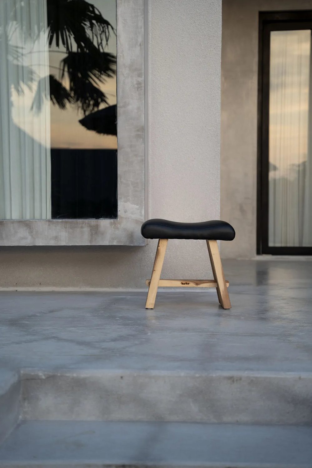 The Suar Stool with Leather - Natural Black - Image 2