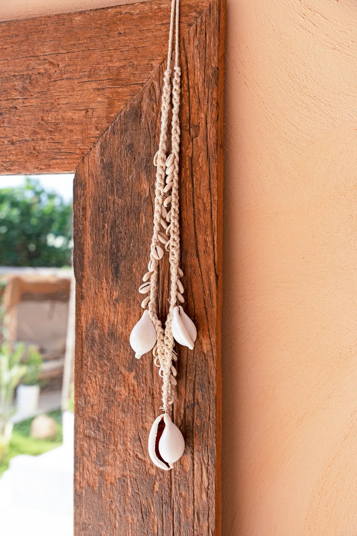 The Big White Cowrie Shell Necklace - Image 2