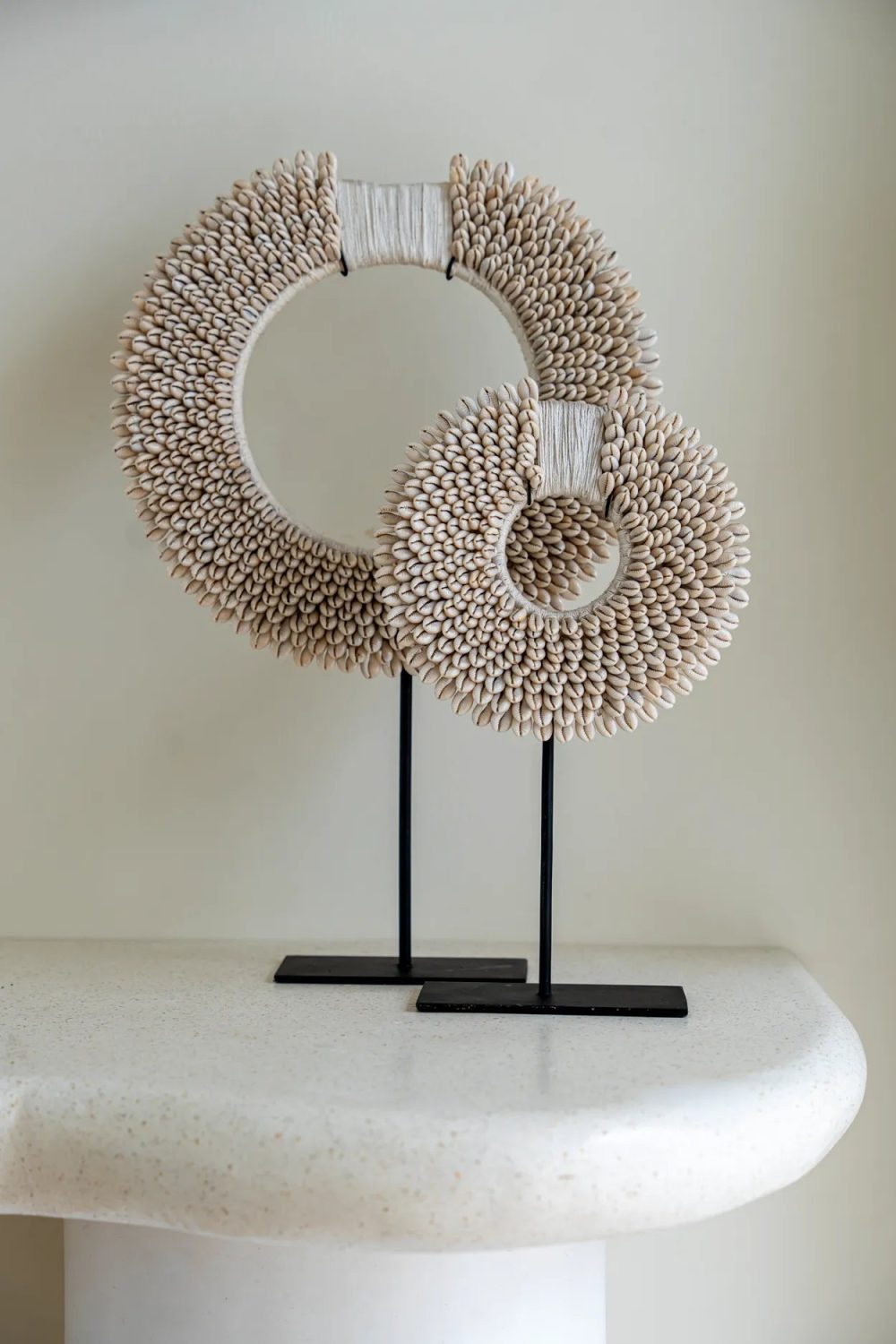 The Papua Shell Disc on Stand - White - M - Image 2