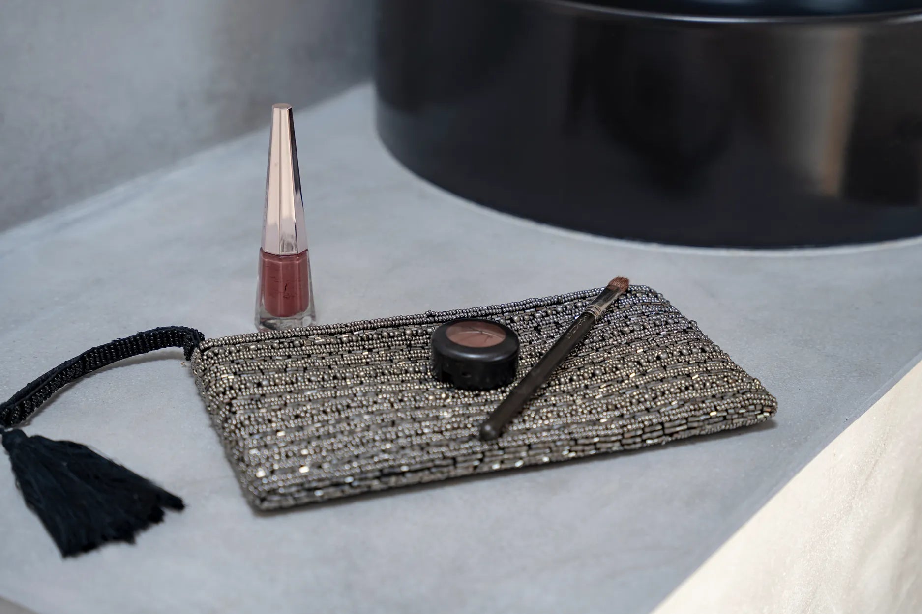 The Silver Clutch - Image 2