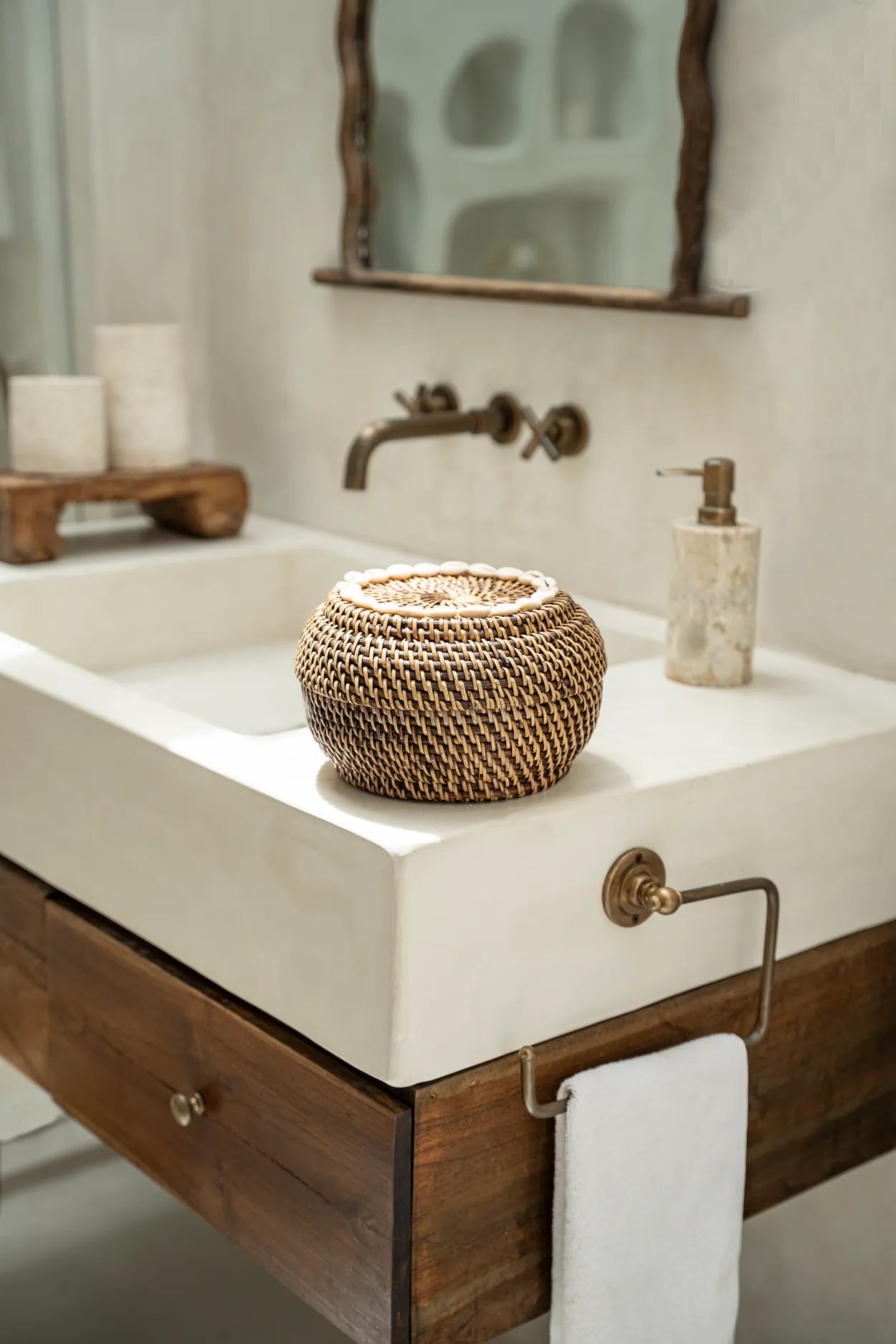 The Colonial Peek-a-Boo Basket - Natural Brown - S - Image 2