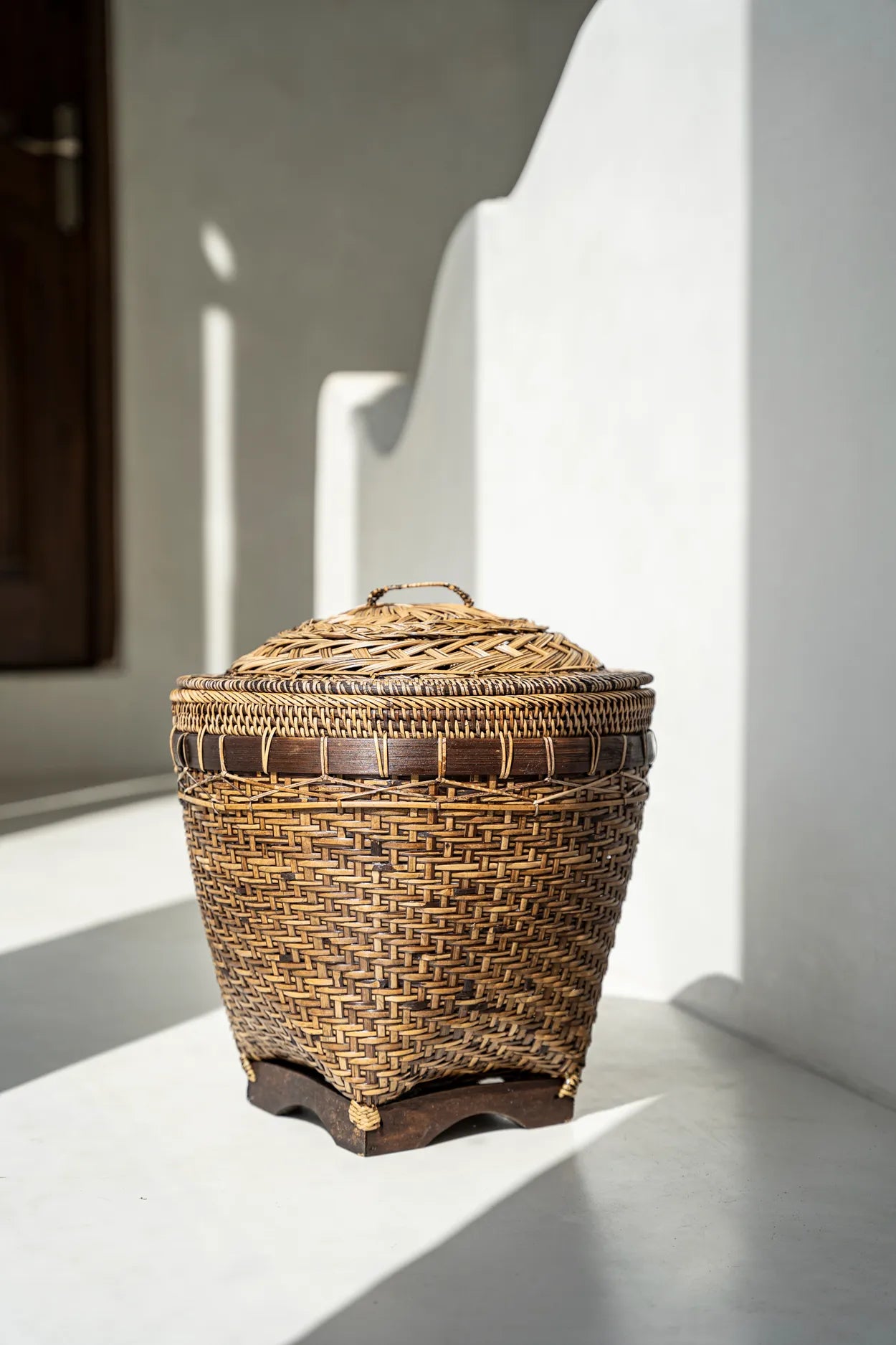 The Colonial Storage Basket - Natural Brown - M - Image 2