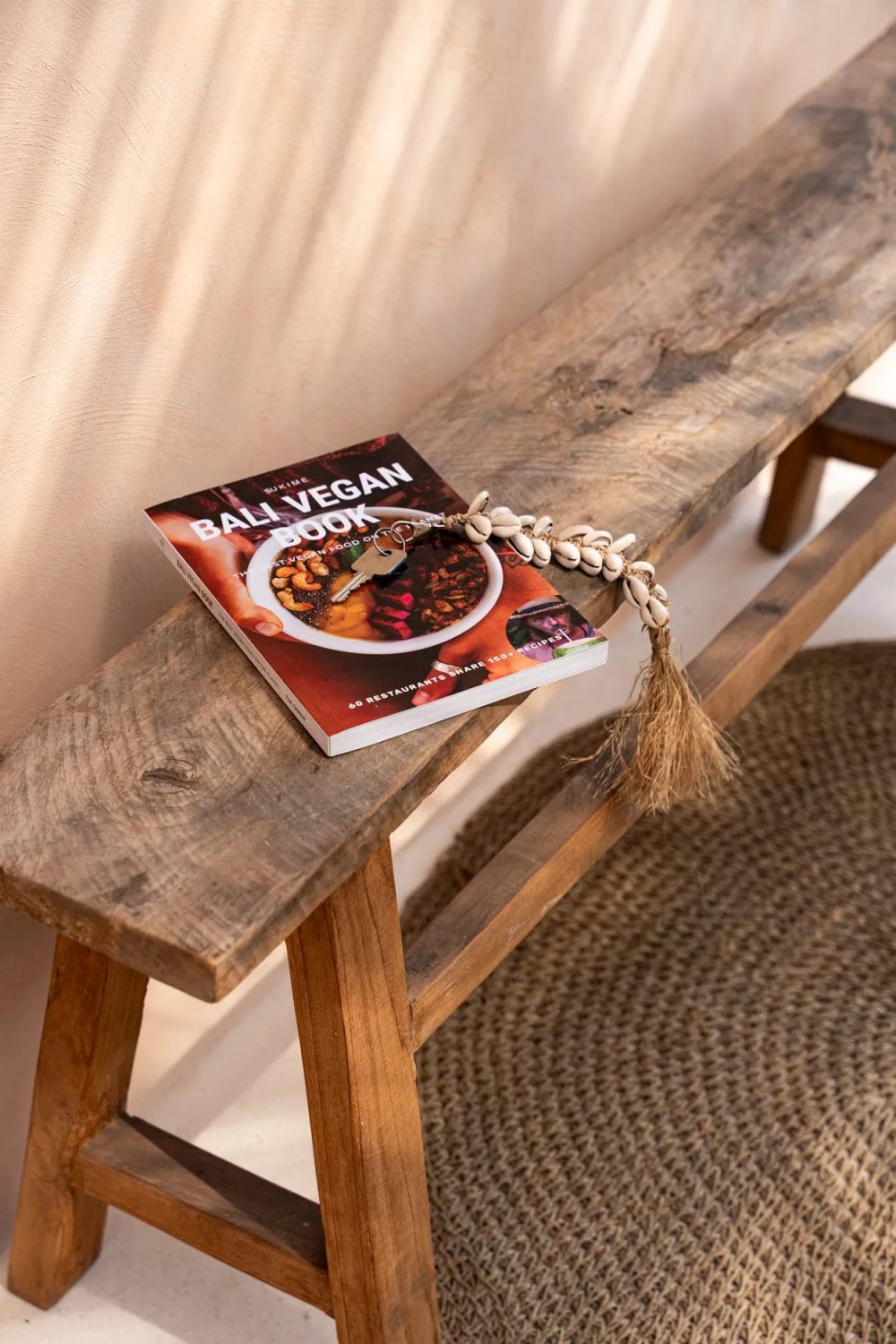 The Raffia Fishbone Keychain - Natural White - Image 2