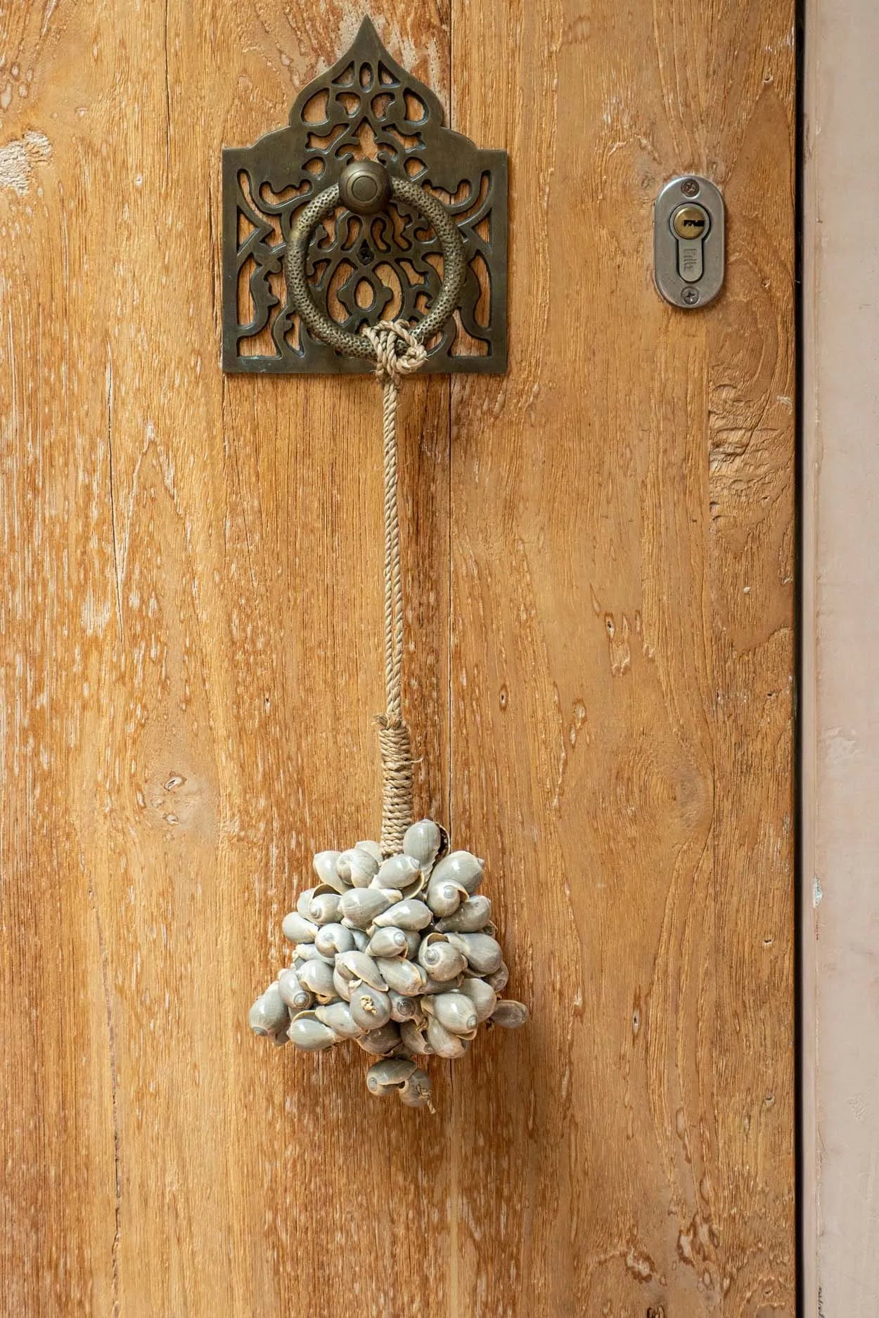 The Grey Shell Tassel - Image 2