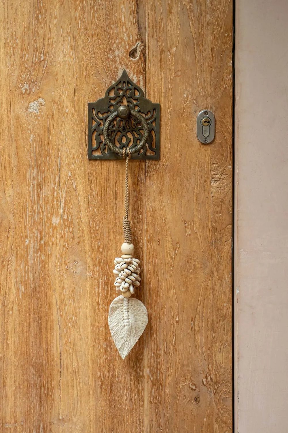 The Leaf & Shell Tassel - Natural - Image 2
