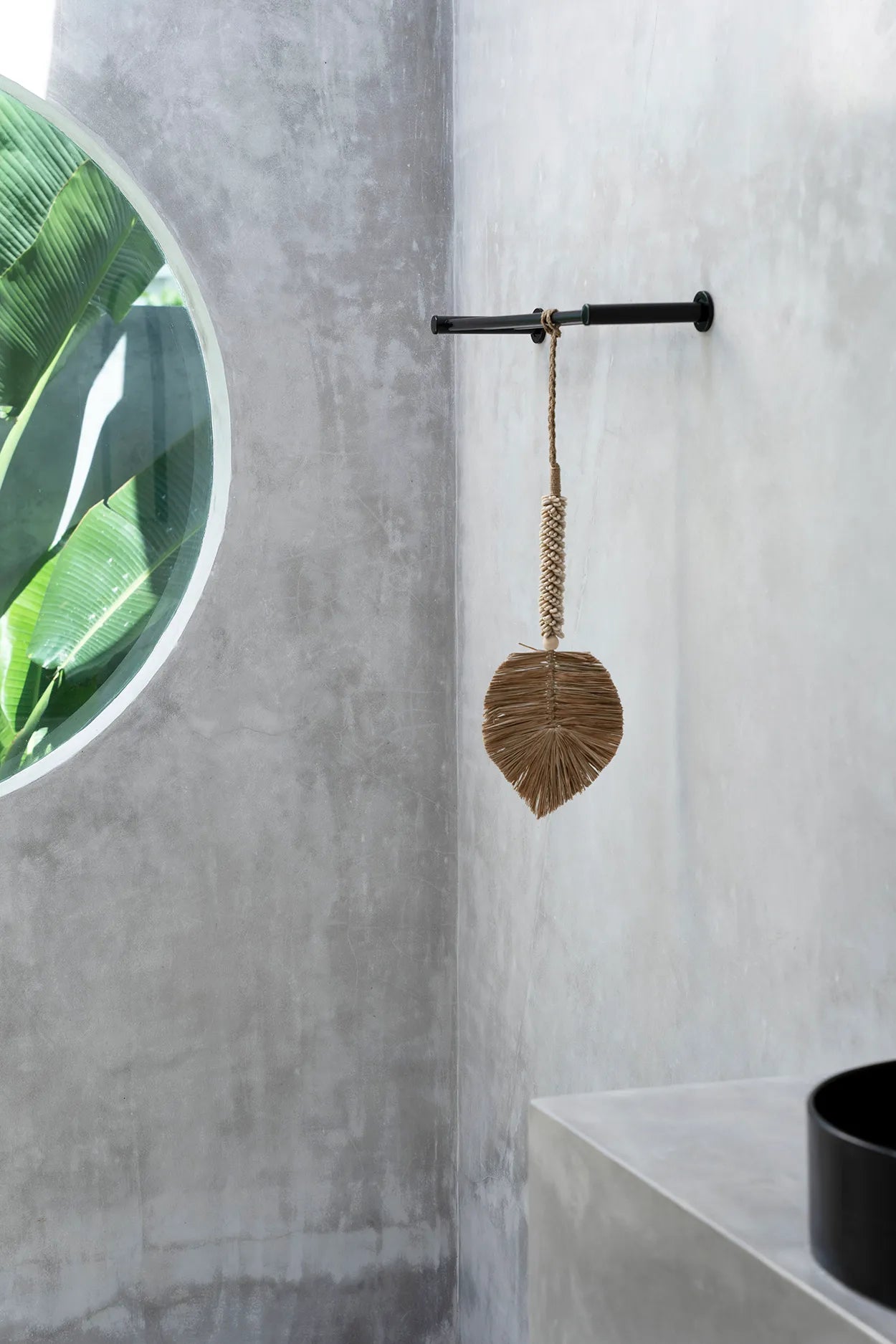 The Raffia Shell Tassel - Cream Natural - Image 2