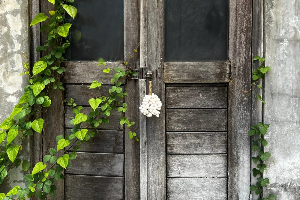 The Kai Shell Keychain - White - Image 2