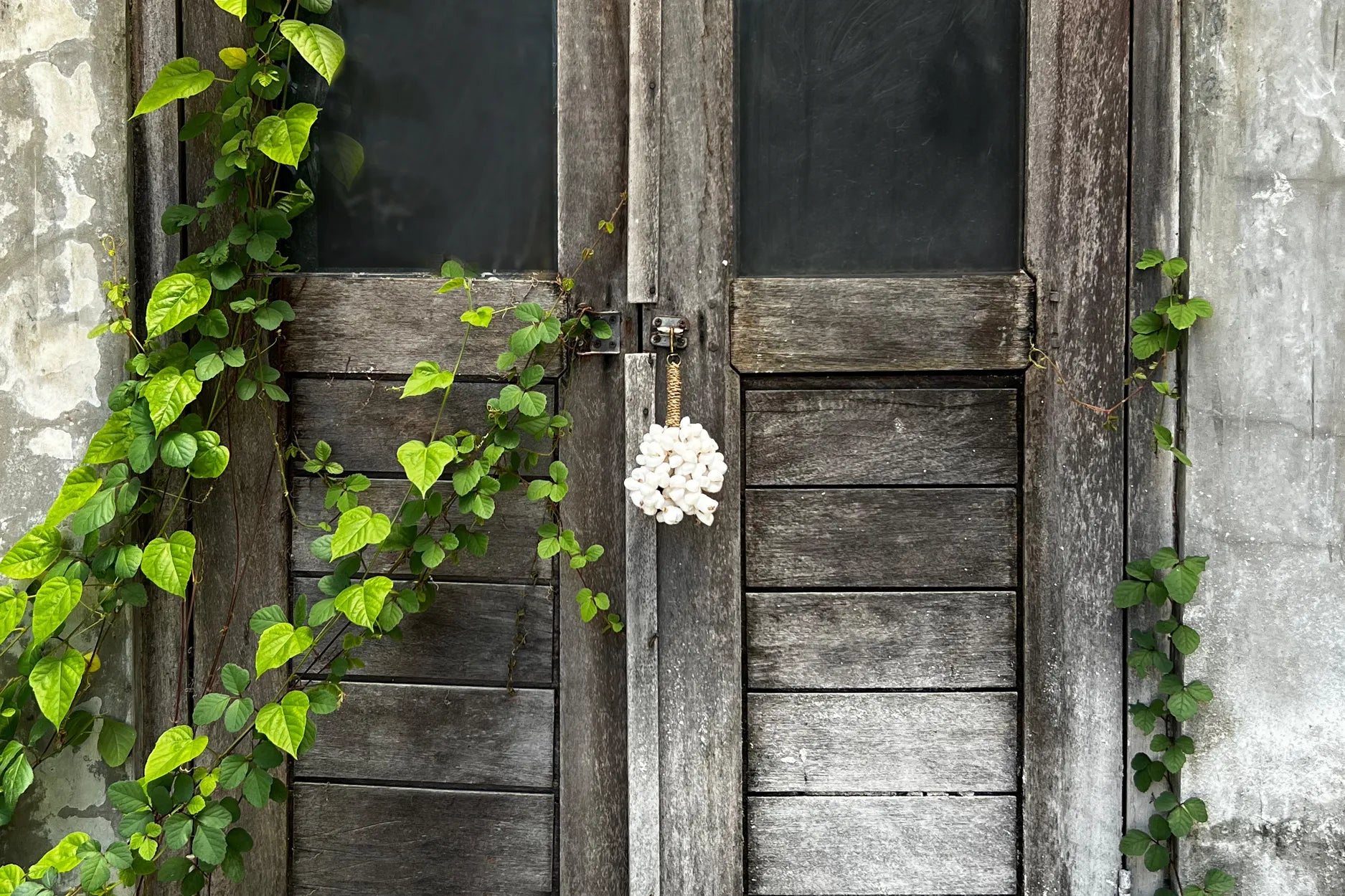 The Kai Shell Keychain - White - Image 2