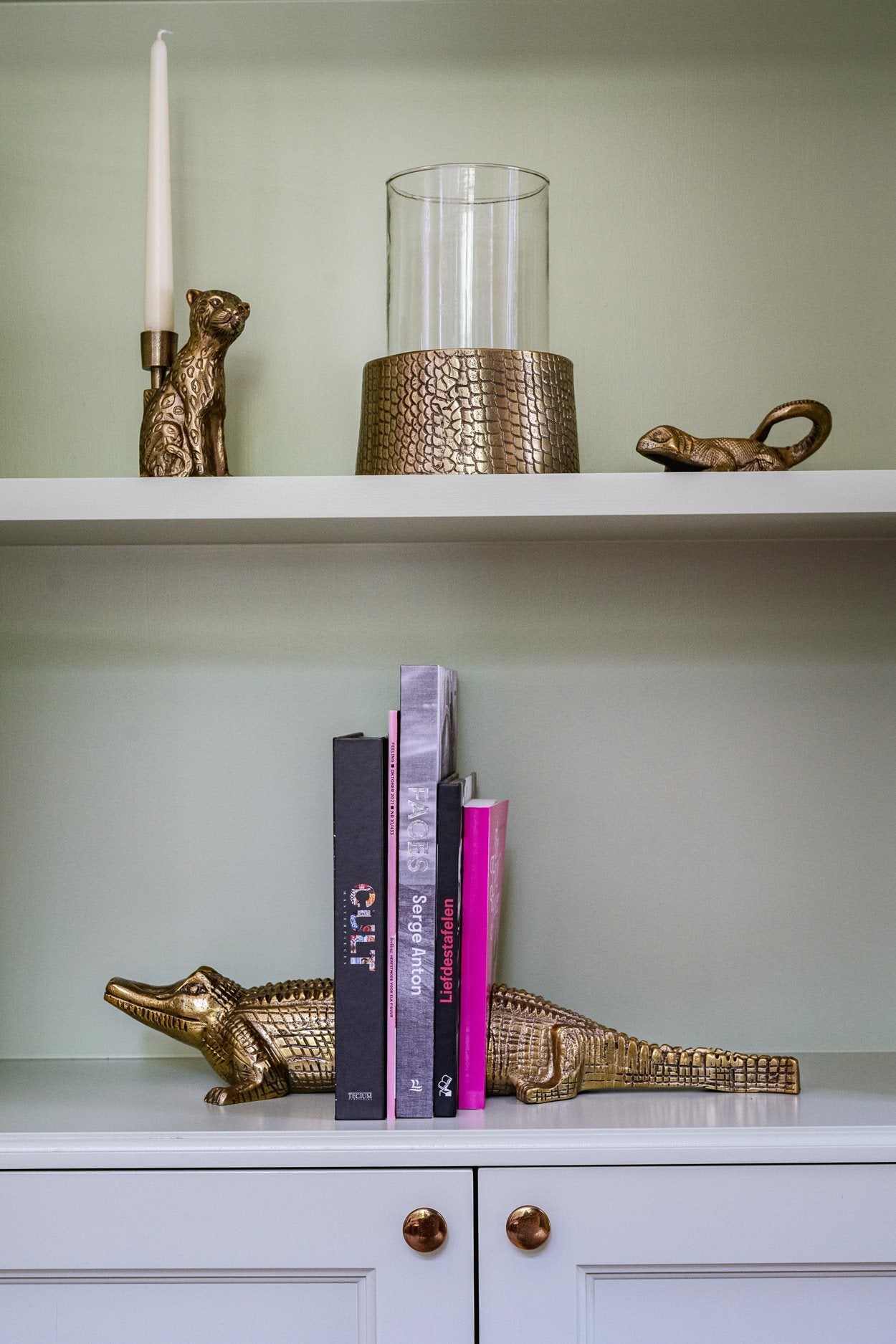 The Croco Candle Holder with Glass - Brass - L - Image 2