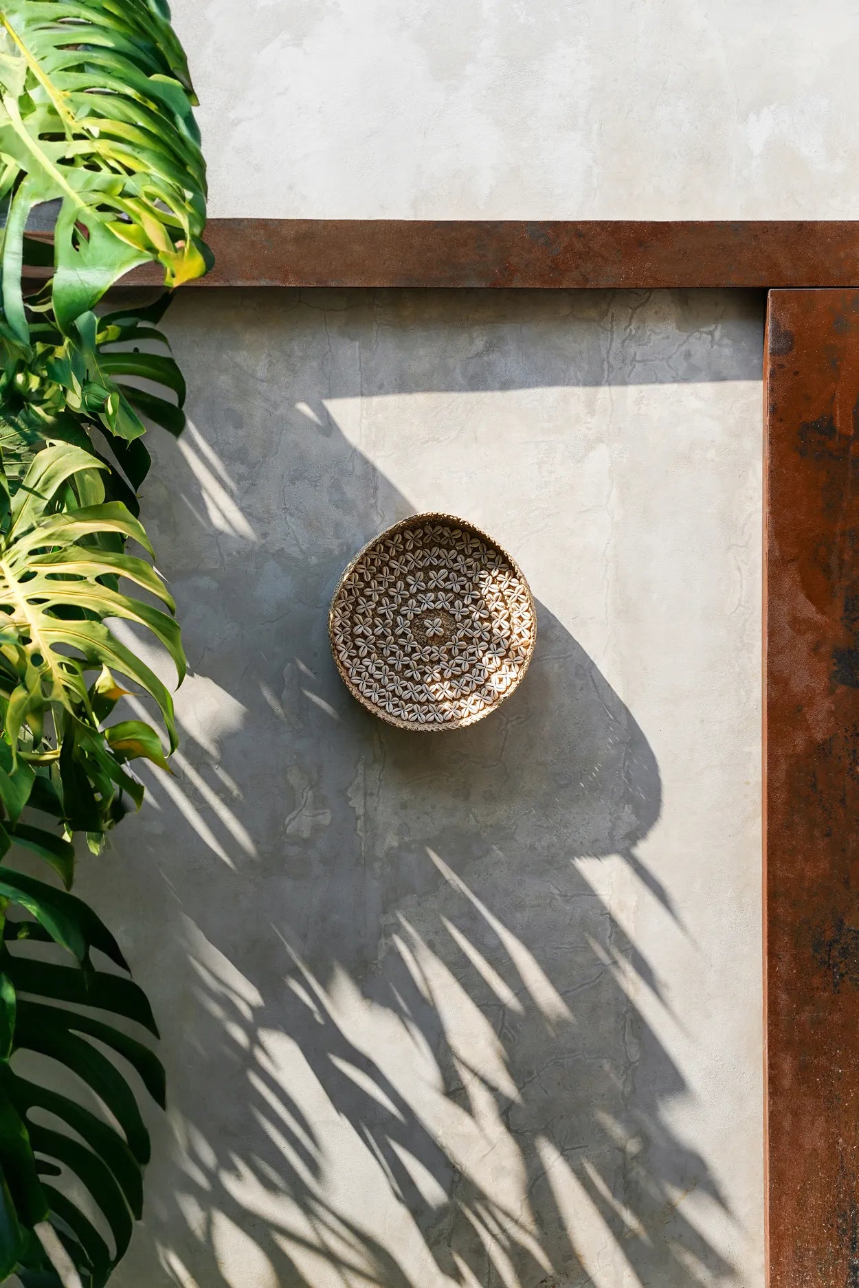 The Costa Shell Plate - Natural White - M - Image 2