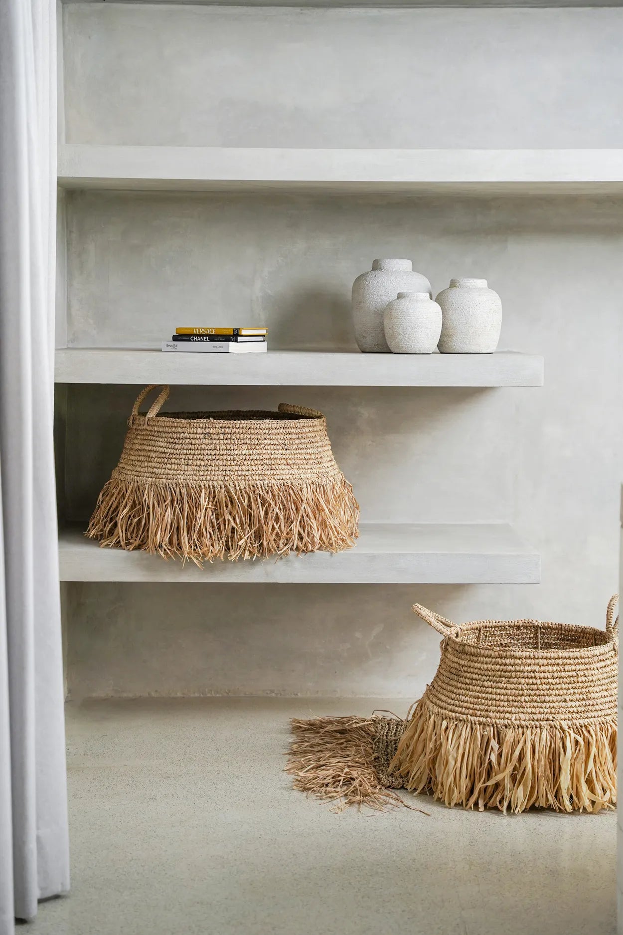 The Raffia Deluxe Baskets - Natural - Medium - Image 2