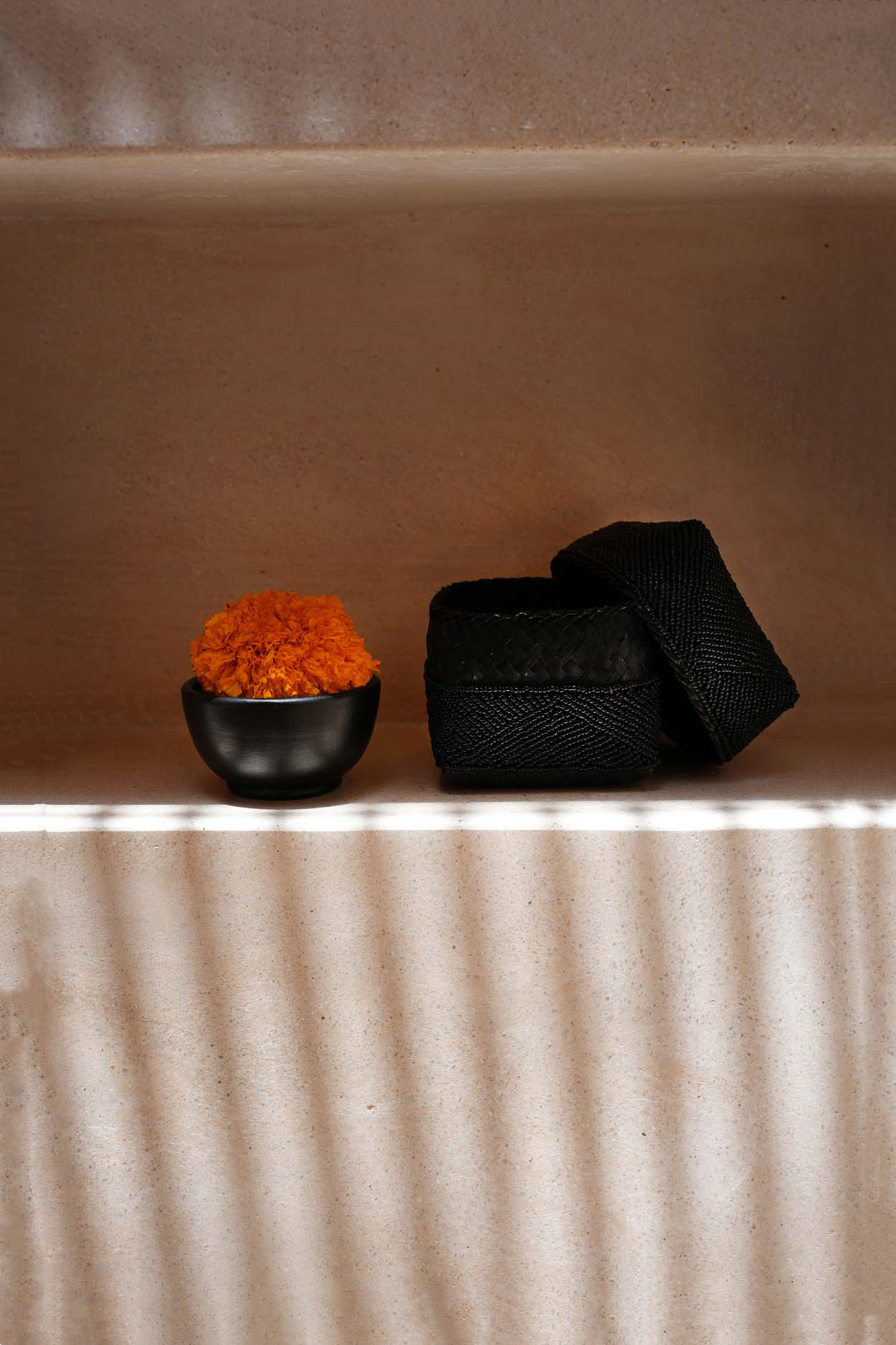The Beaded Basket - Black - L - Image 2