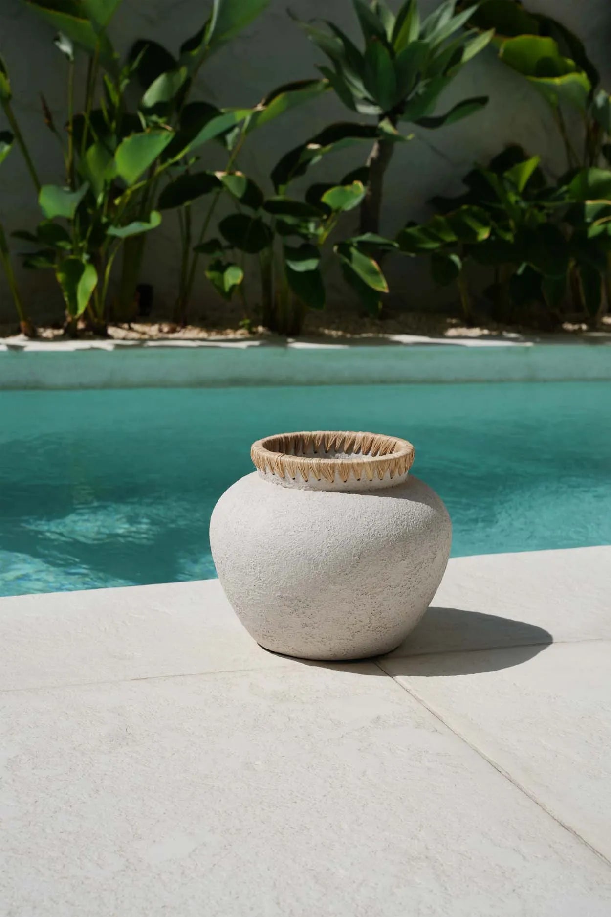 The Styly Vase - Concrete Natural - M - Image 2