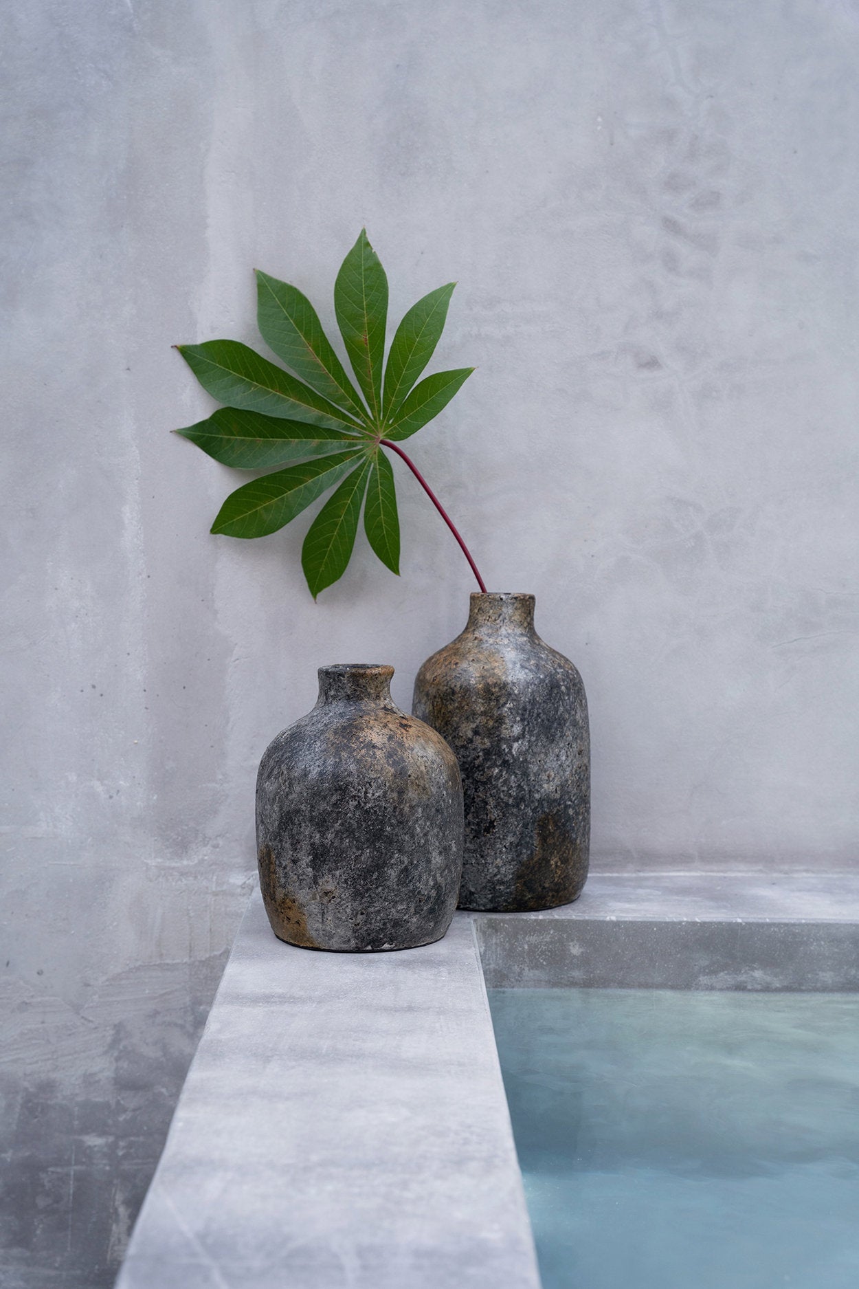 The Classy Vase - Antique Grey - L - Image 2
