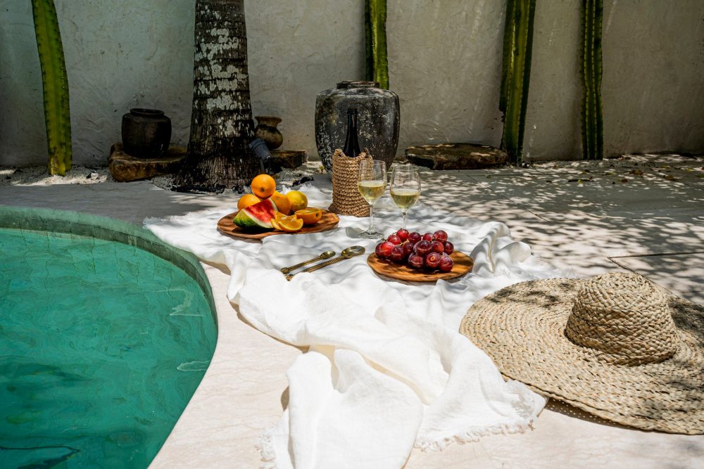 The Linen Tablecloth - White - 150x250 - Image 2