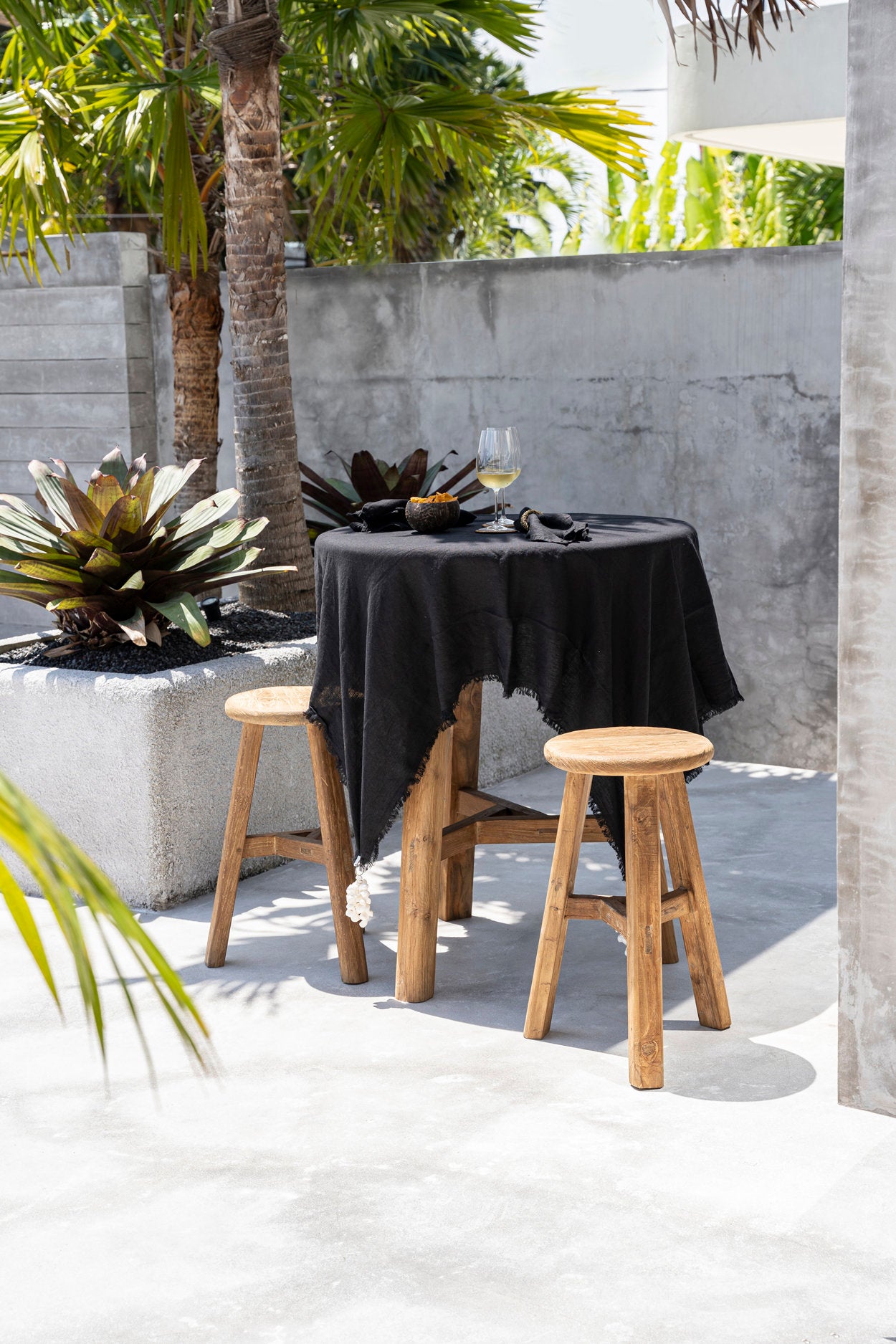 The Linen Tablecloth - Black - 150x150 - Image 2
