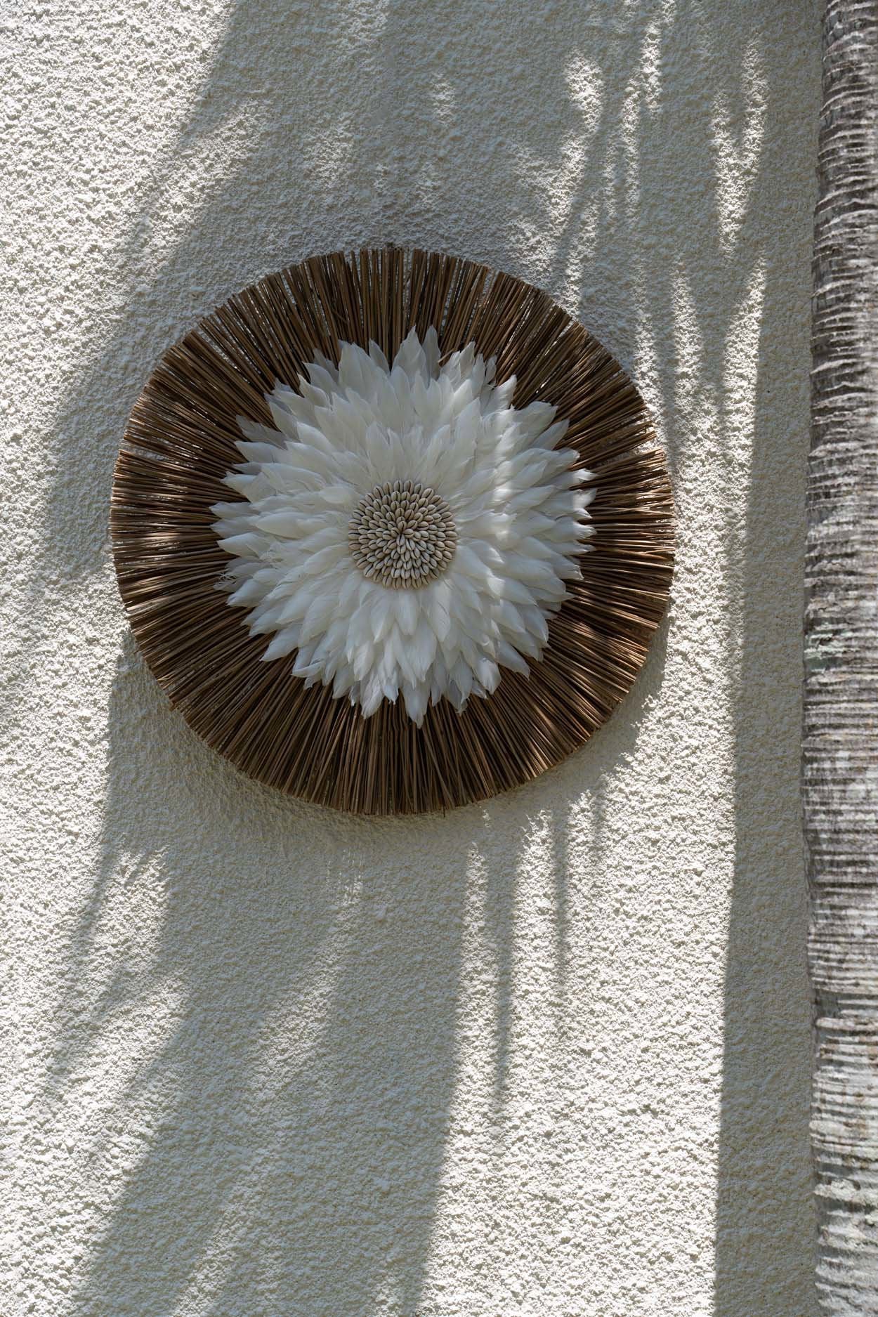 The Alang Feather Juju - Natural White - Image 2