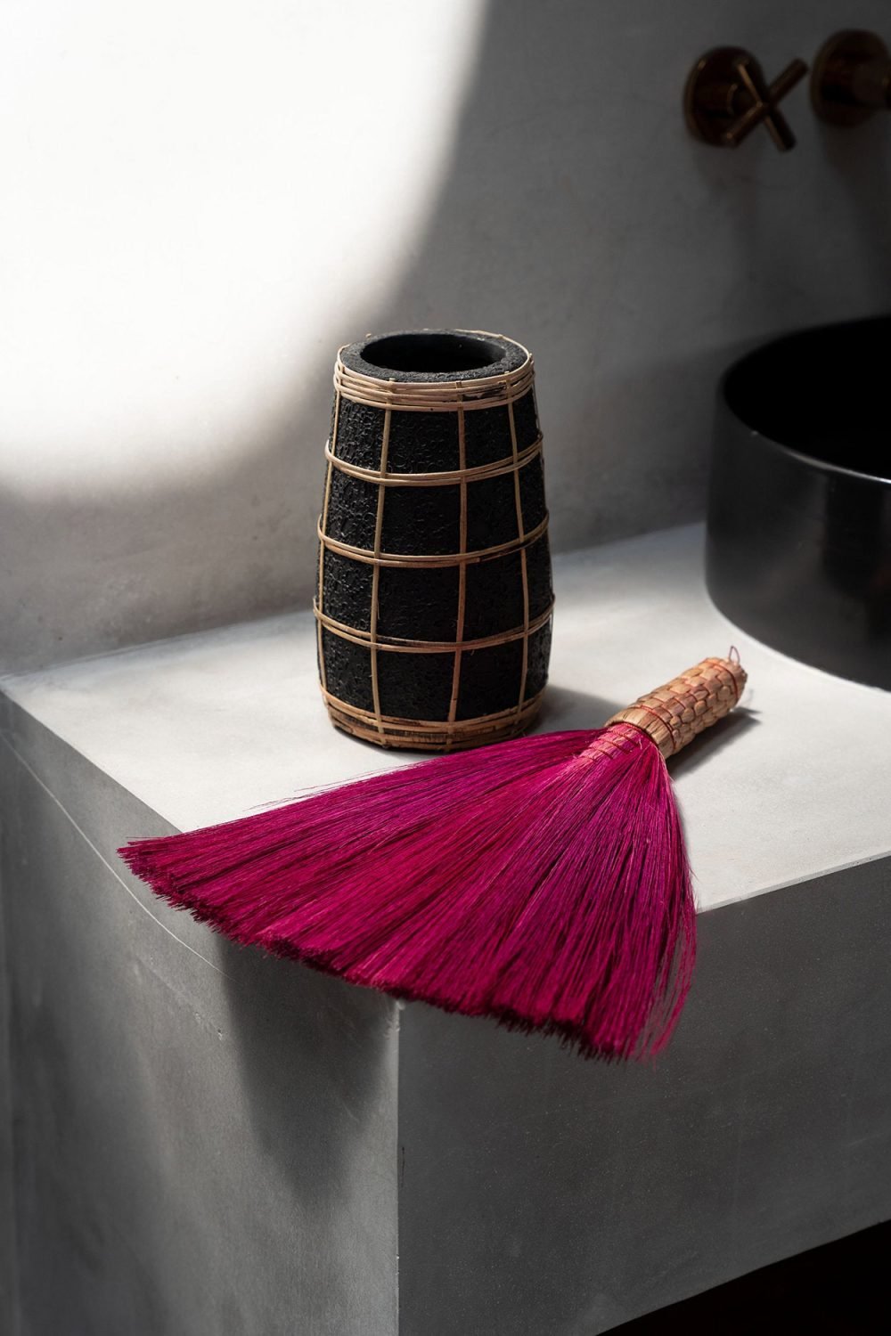 The Cutie Vase - Black Natural - S - Image 2