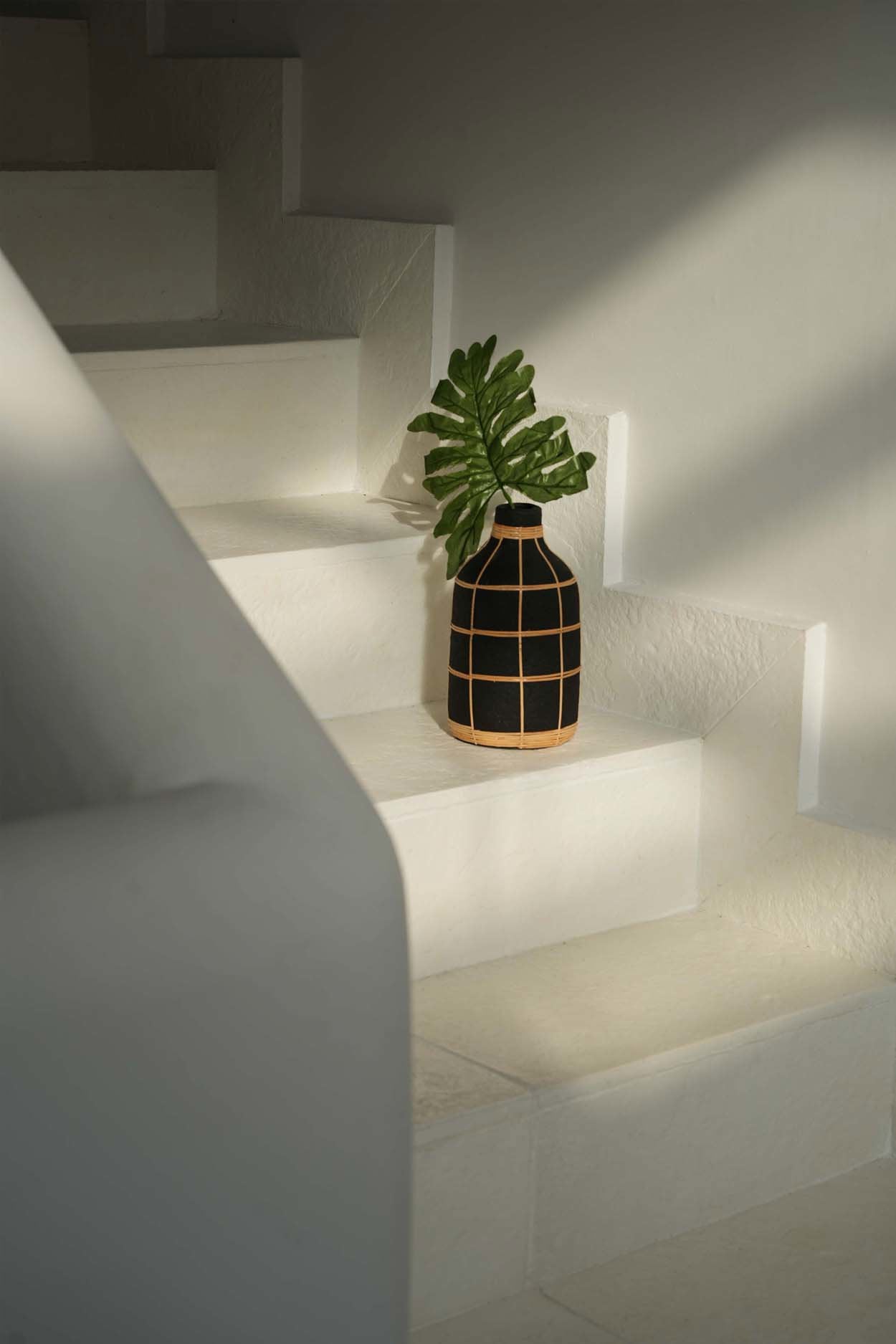 The Whoopy Vase - Black Natural - L - Image 2