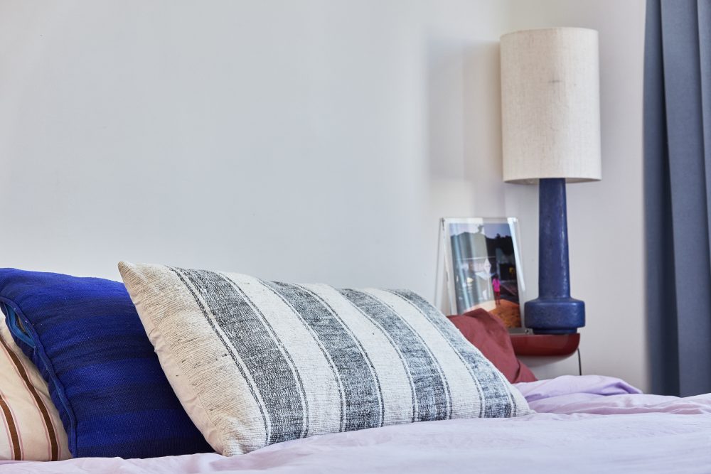 Large cushion wide striped (50x100) - Image 2