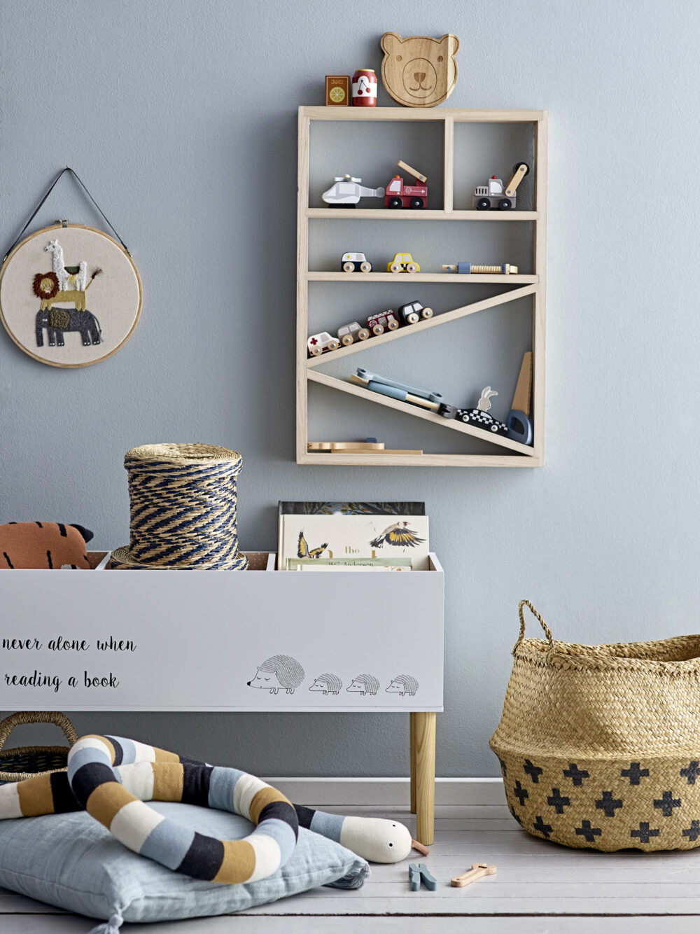 Salam Book Stand, White, MDF - Image 5