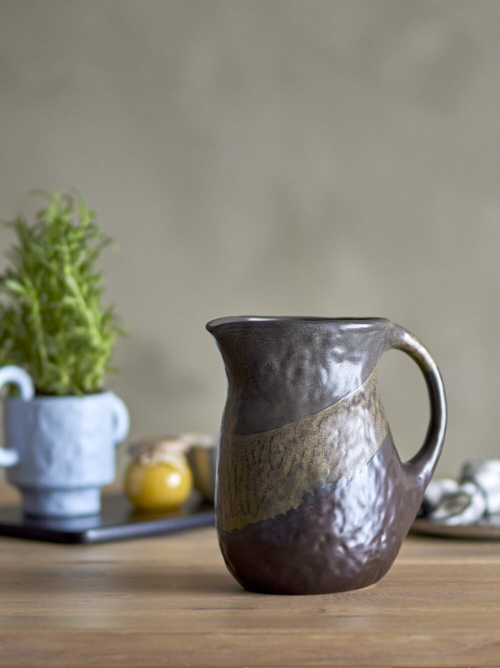 Paula Jug, Brown, Stoneware - Image 4