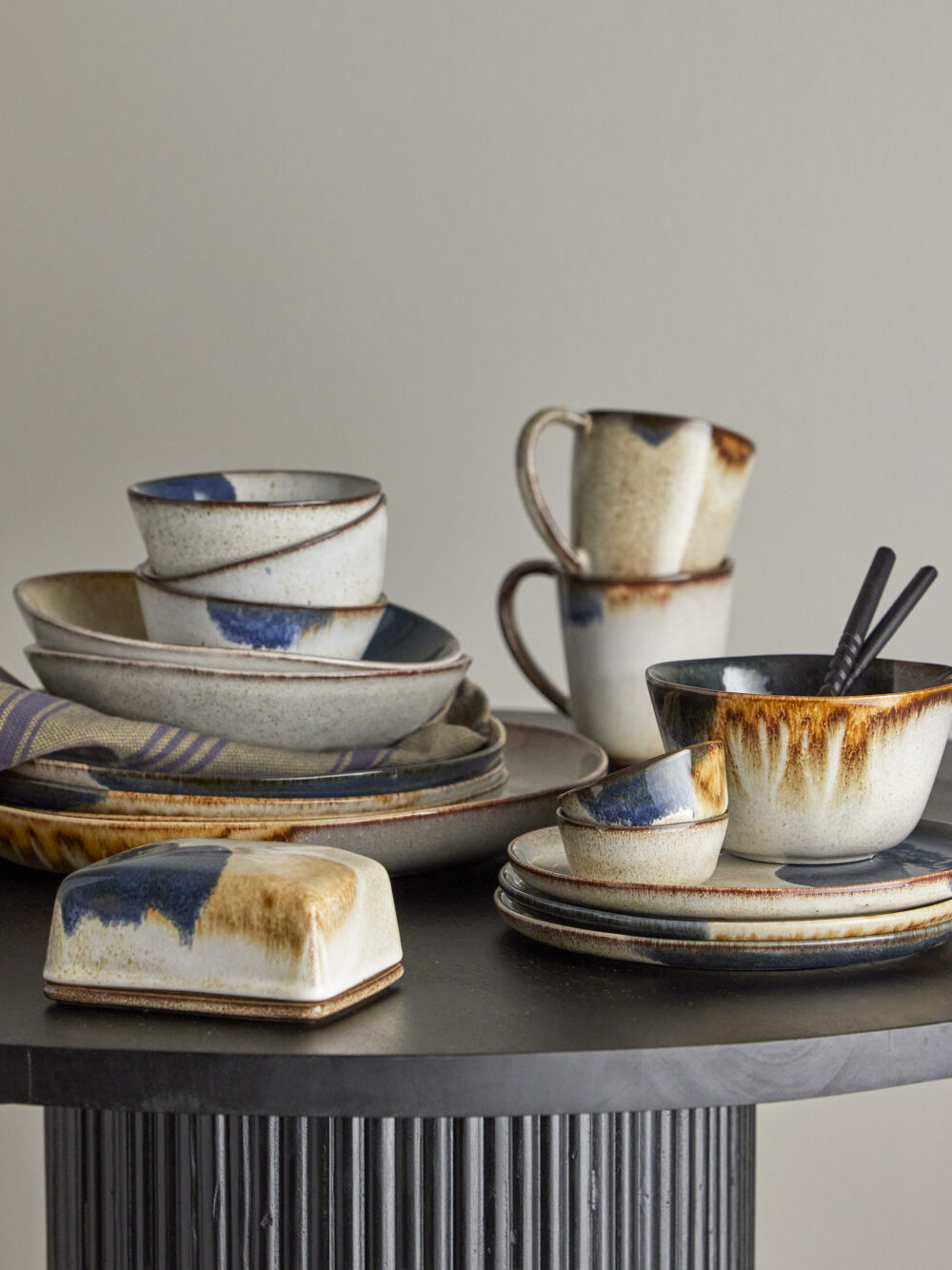 Jules Plate, Grey, Stoneware - Image 5