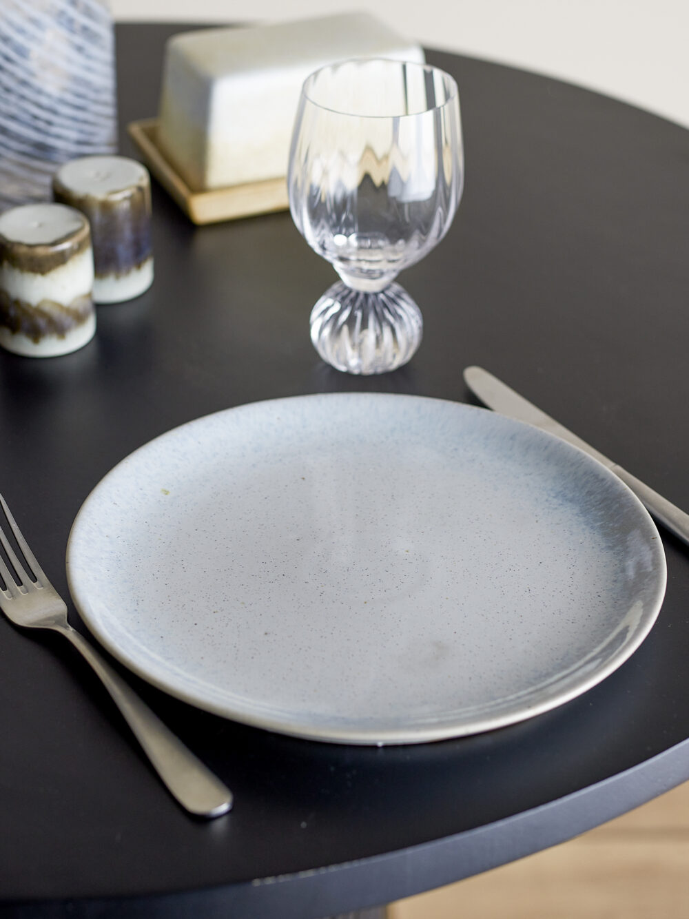 Paula Plate, Blue, Stoneware - Image 4