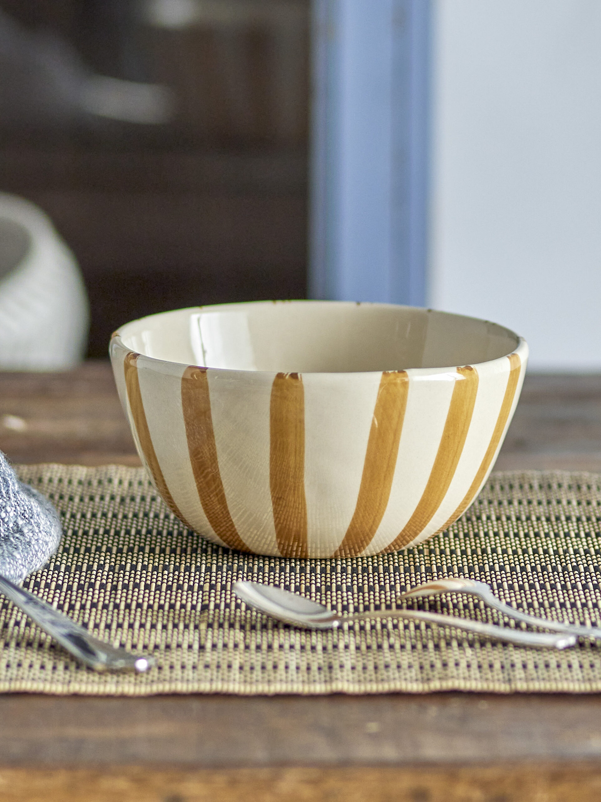 Begonia Bowl, Brown, Stoneware - Image 2
