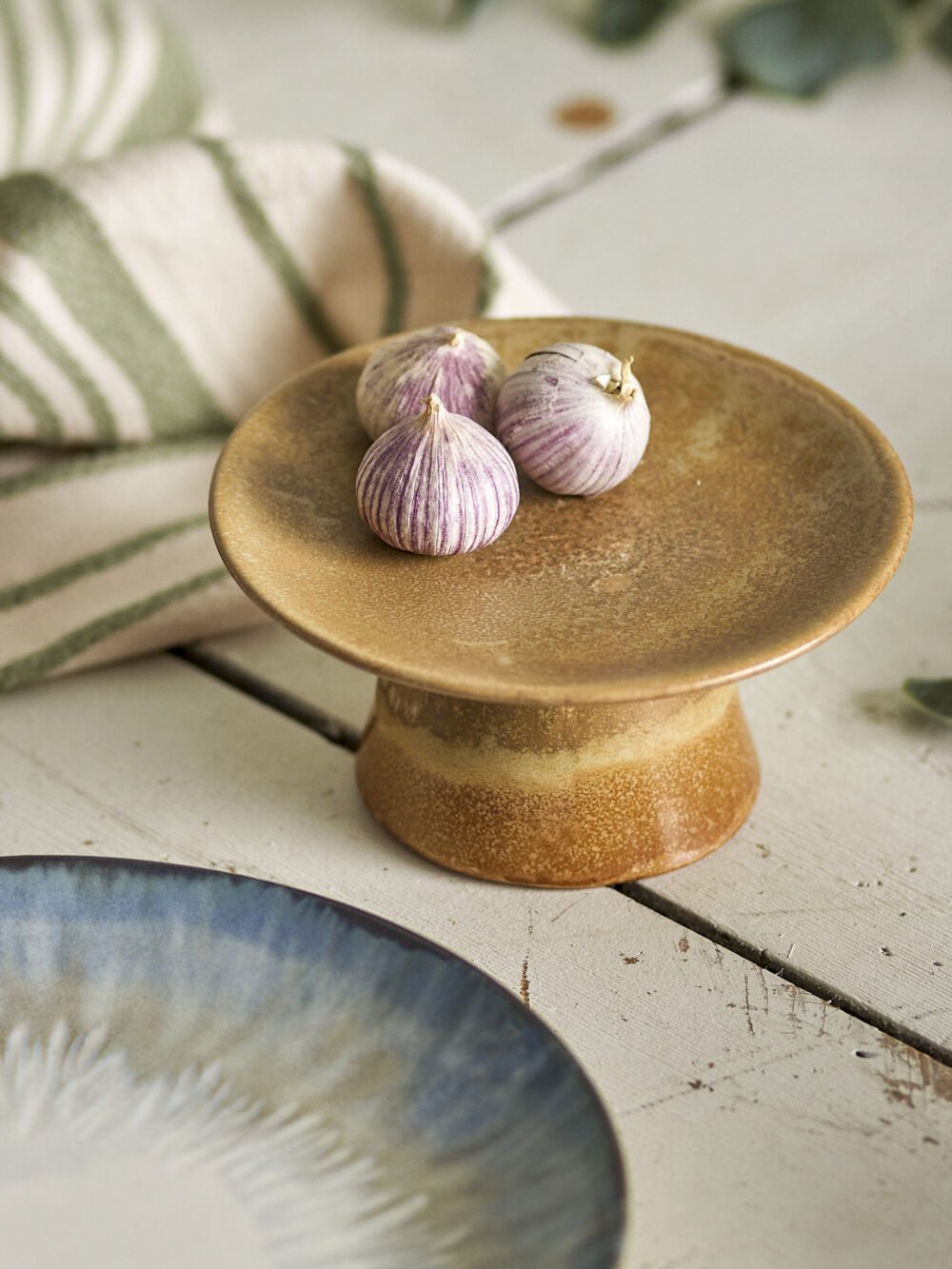 Ikigai Pedestal Bowl, Brown, Stoneware - Image 3