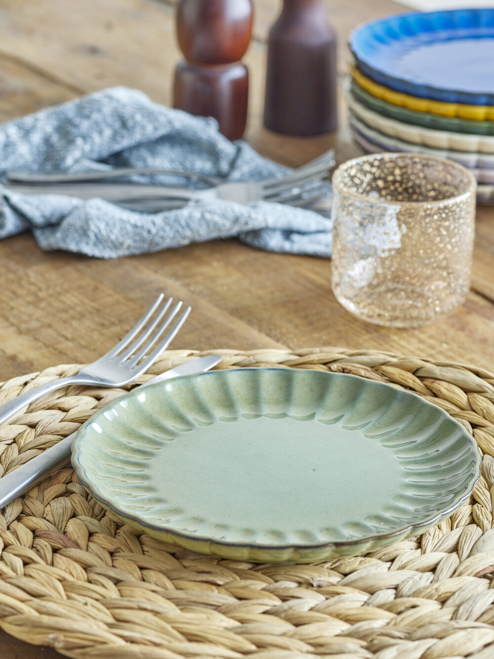 Latina Plate, Green, Stoneware - Image 5