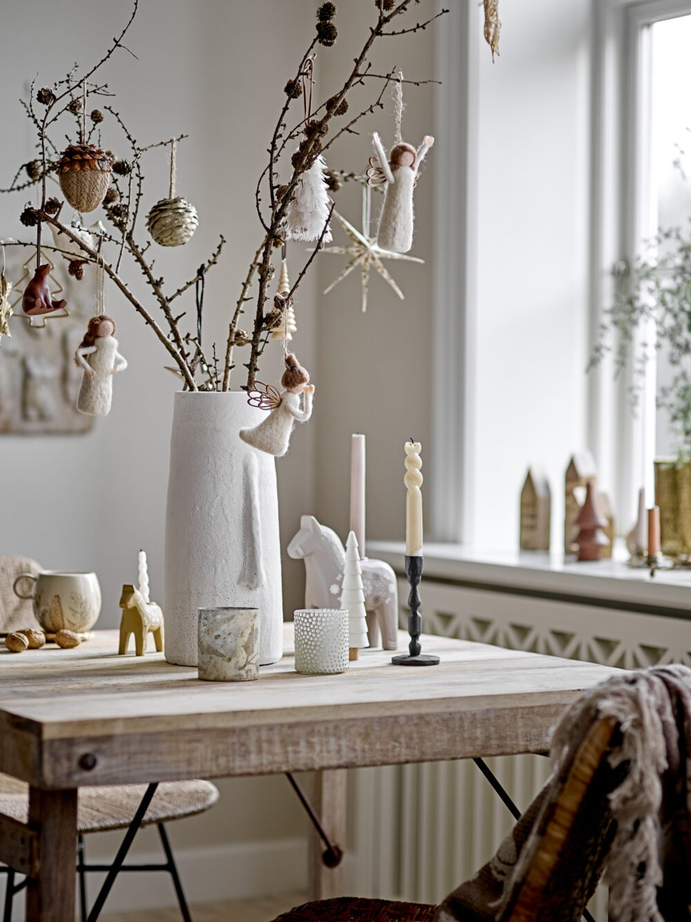 Siffer Candle Holder, White, Polyresin - Image 5
