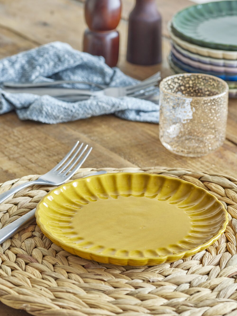 Latina Plate, Yellow, Stoneware - Image 5