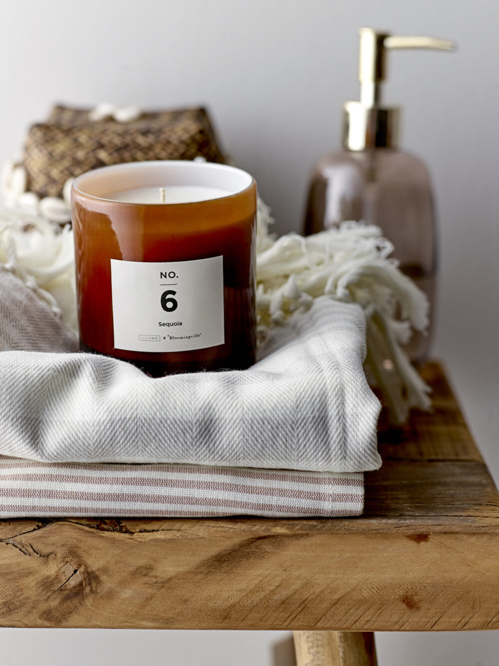 NO.6-Sequoia Scent Candle, Brown, Wax - Image 2