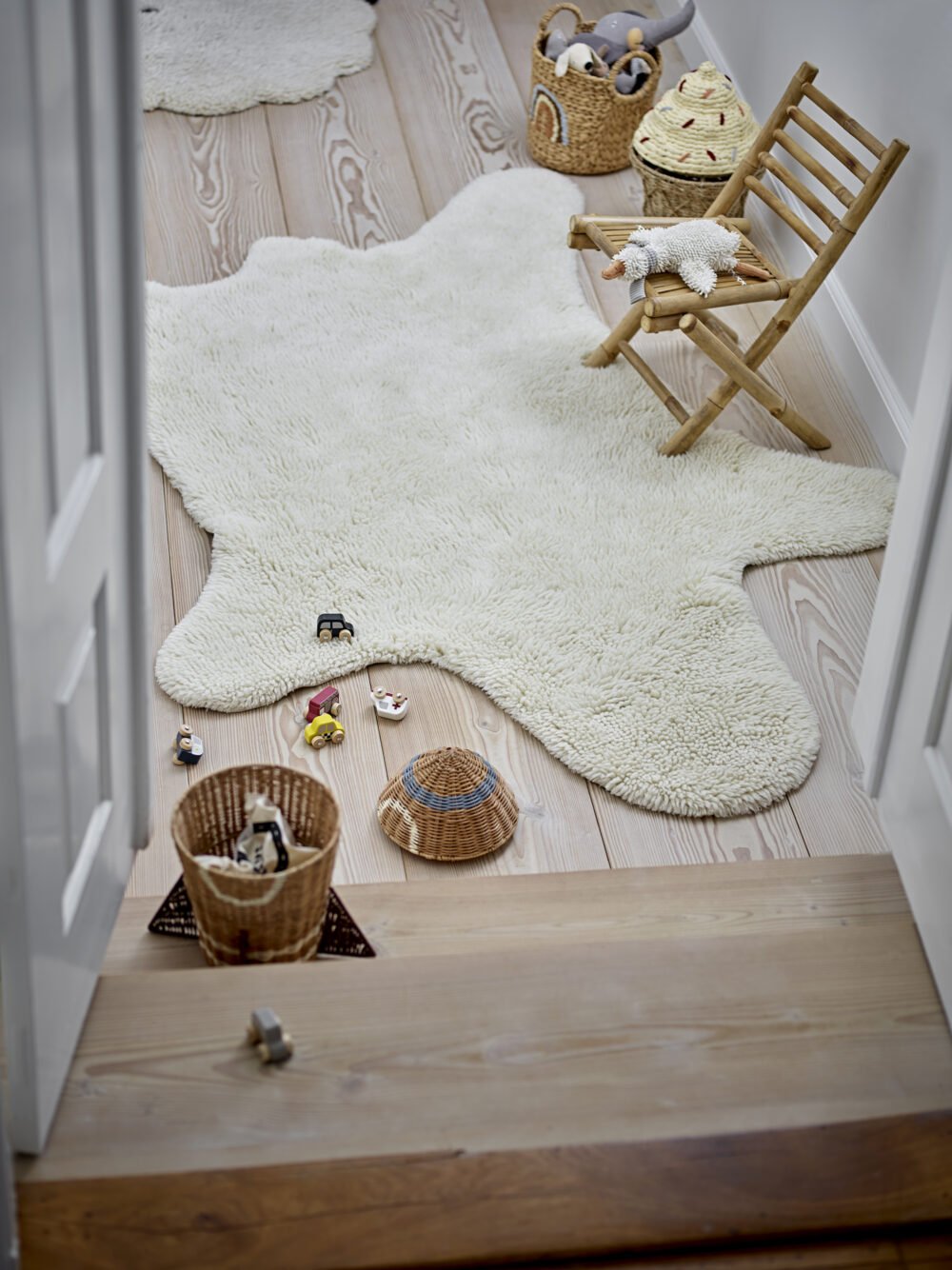 Bear Rug, White, Wool - Image 4