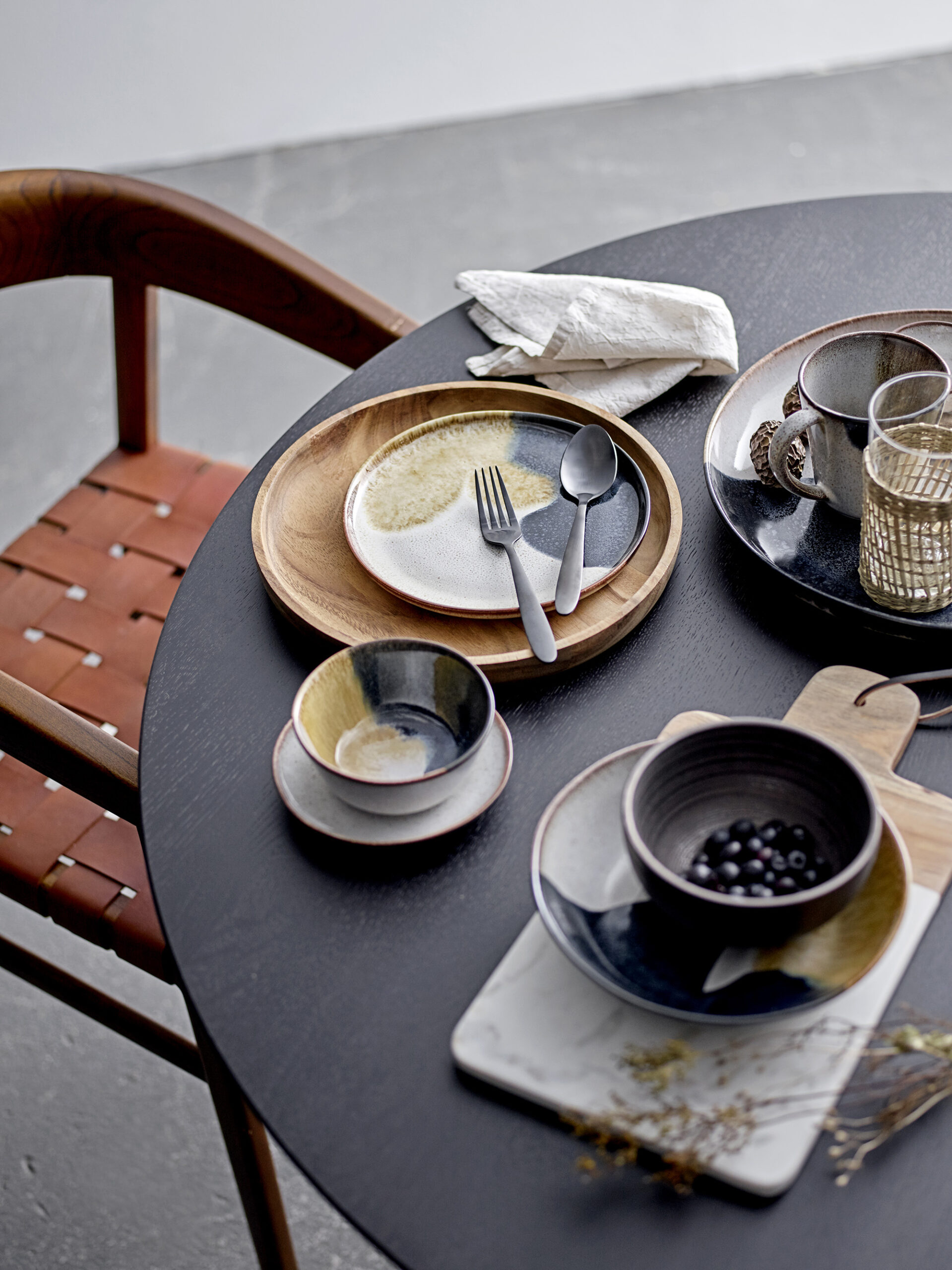 Jules Serving Plate, Grey, Stoneware - Image 4