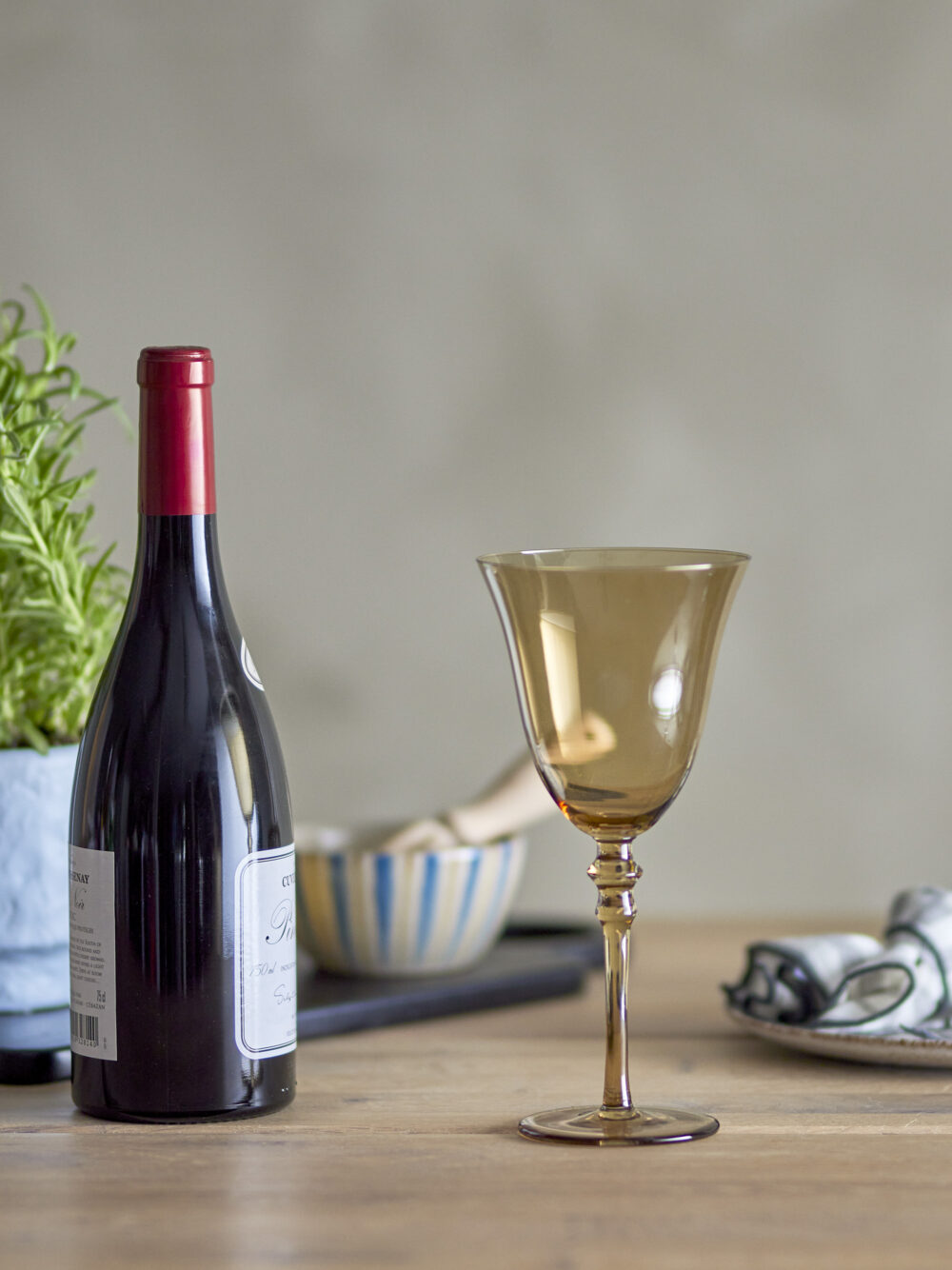 Viaja Wine Glass, Brown, Glass - Image 2