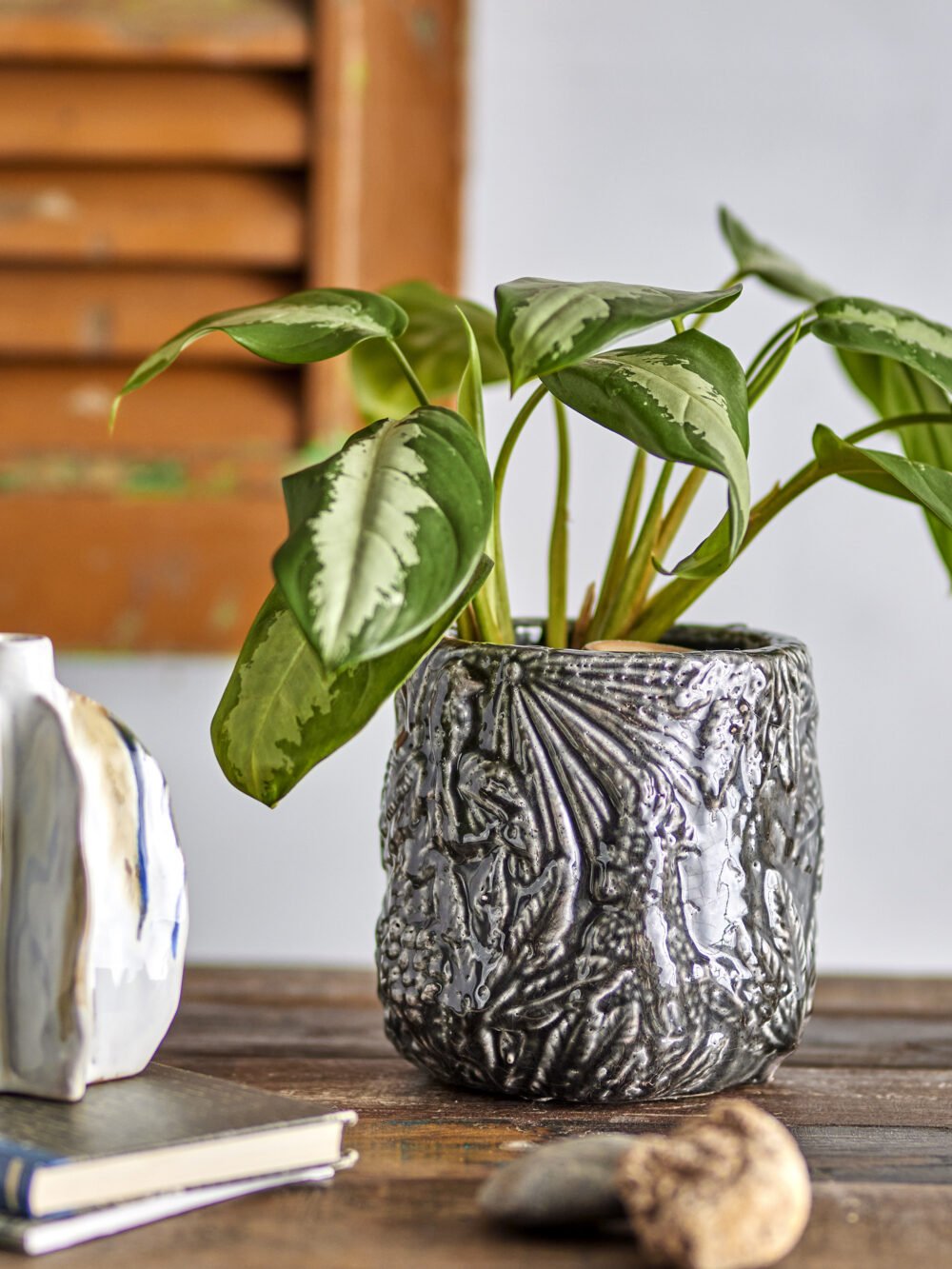 Nikou Deco Flowerpot, Black, Terracotta - Image 3