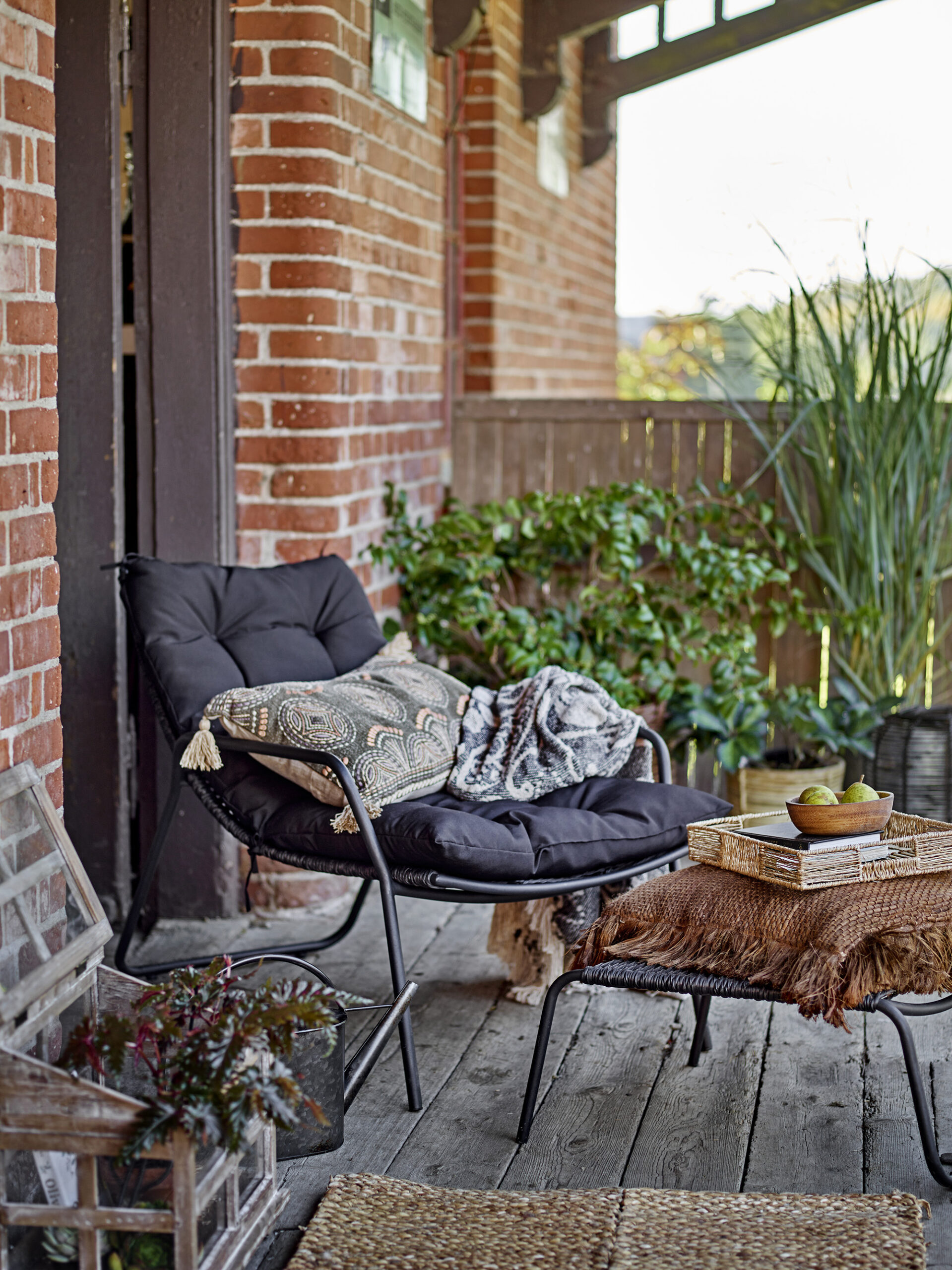 Boel Deck Chair with Stool, Black, Metal - Image 5
