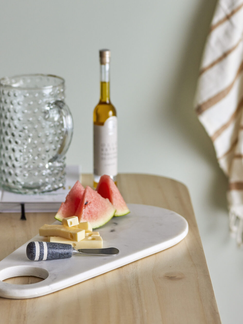Abrielle Serving Board w/Knife, White, Marble - Image 4
