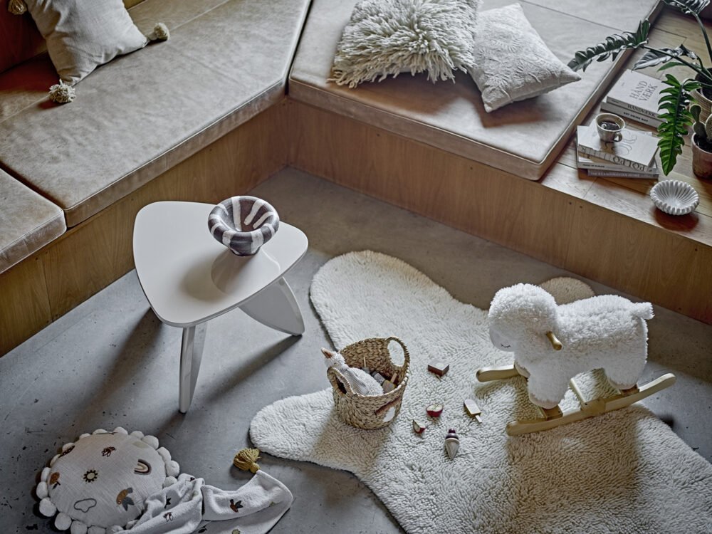 Bear Rug, White, Wool - Image 5