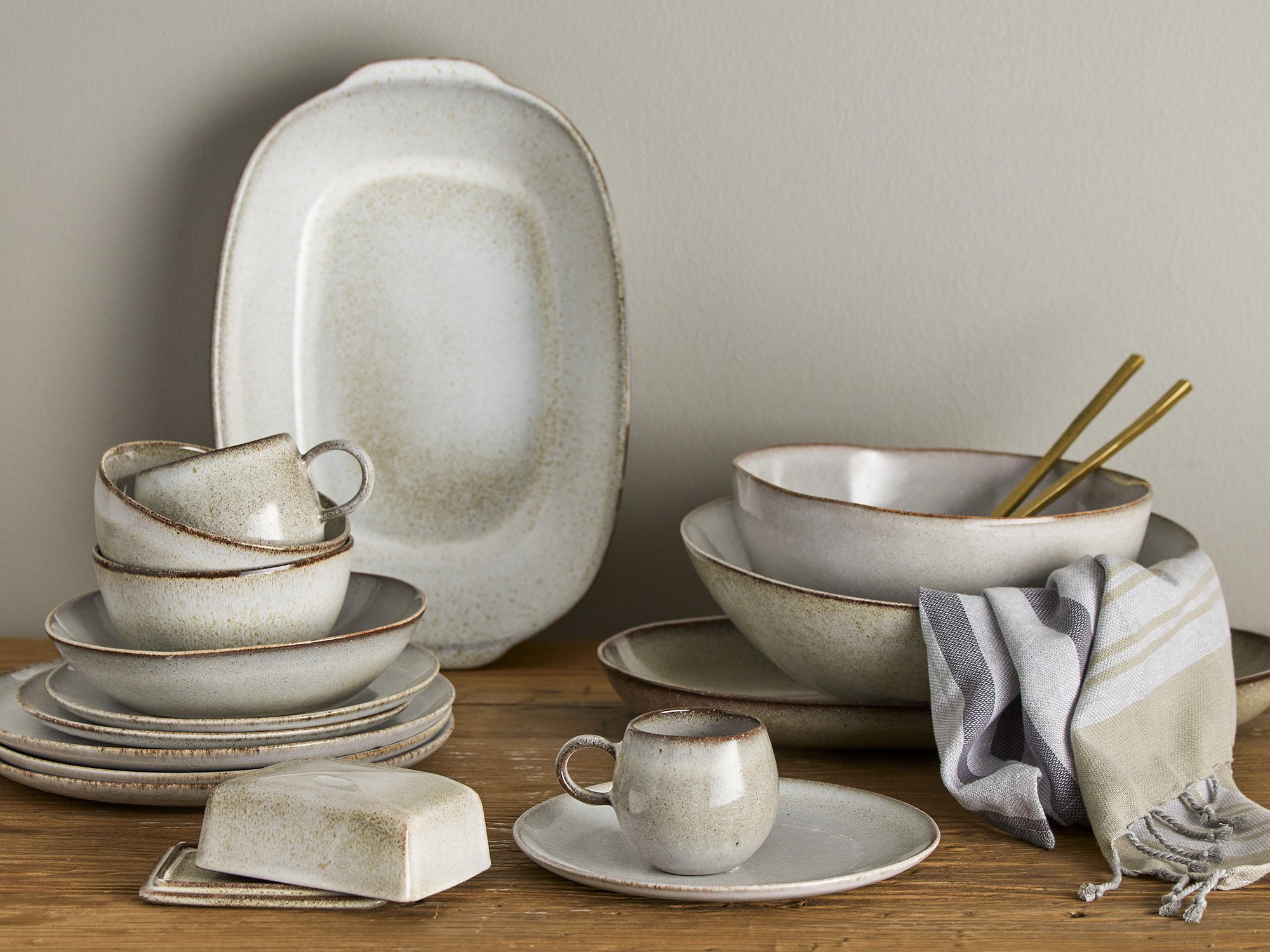 Sandrine Serving Plate, Nature, Stoneware - Image 5