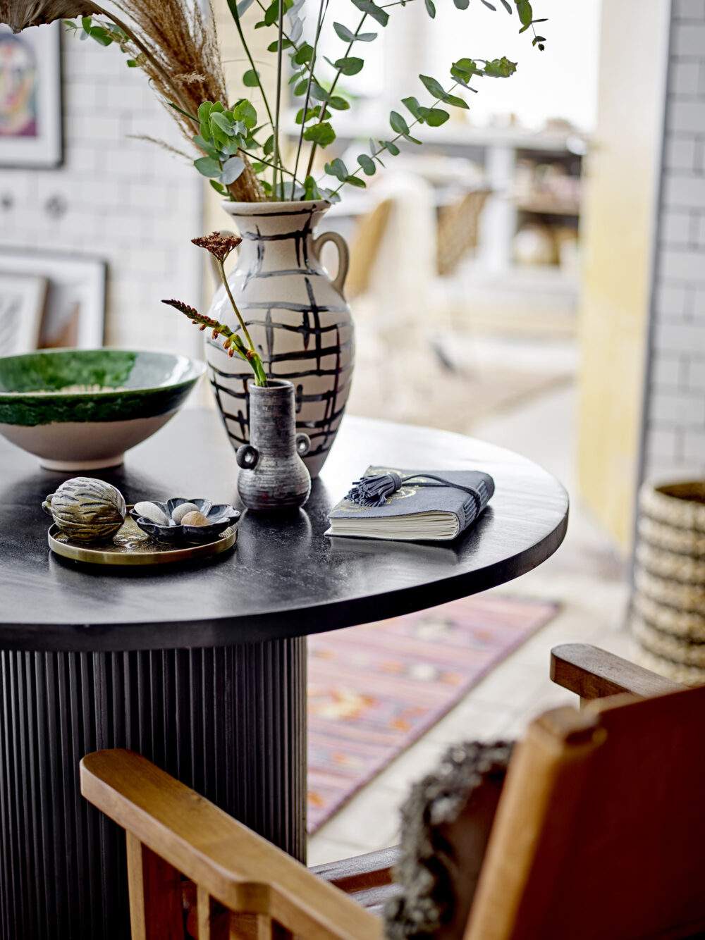 Ohana Vase, Black, Stoneware - Image 4