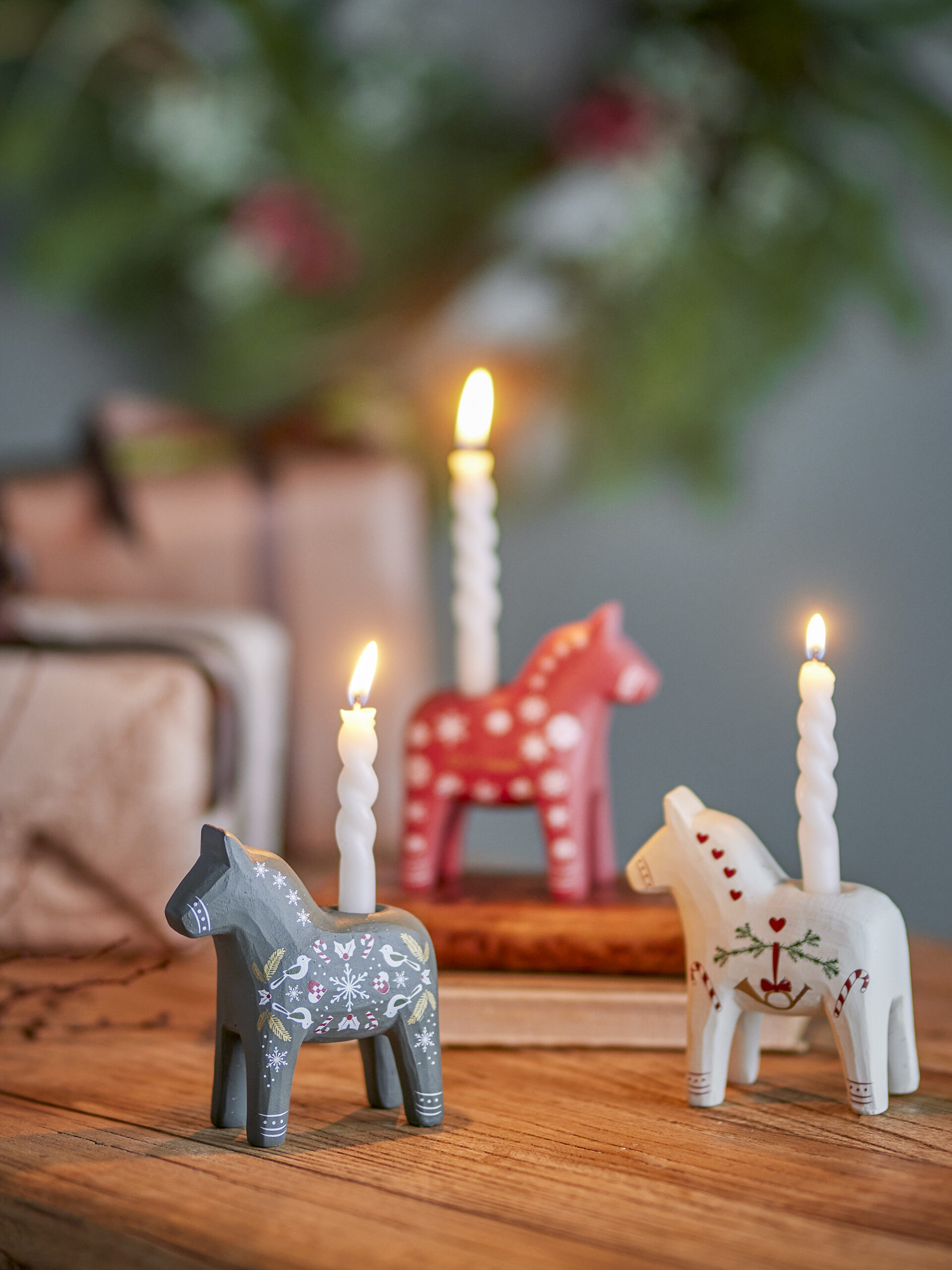 Siffer Candle Holder, Red, Polyresin - Image 4
