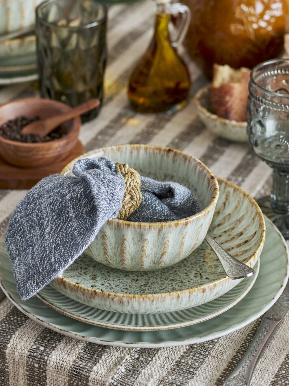 Fleur Plate, Nature, Stoneware - Image 5