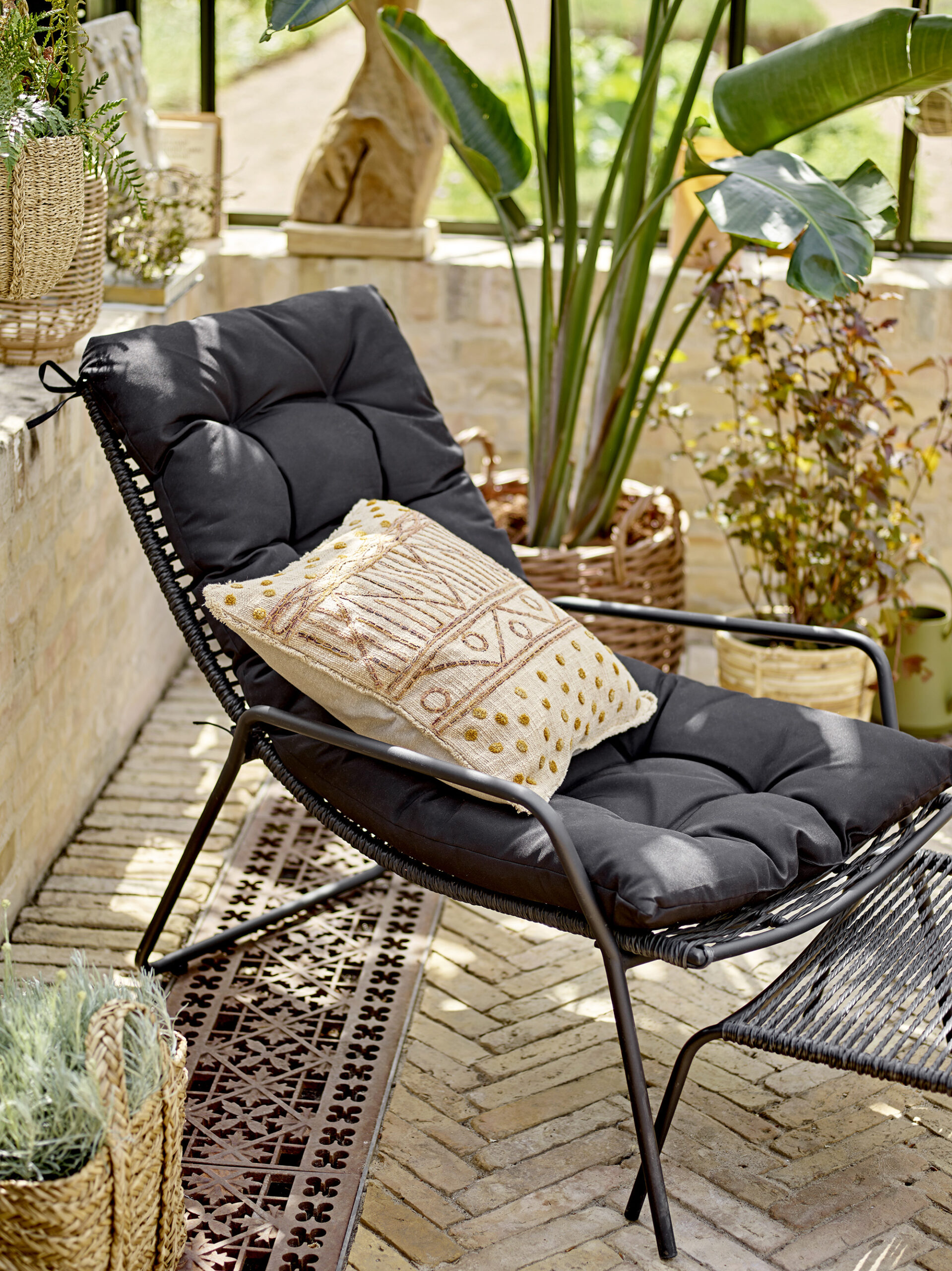 Boel Deck Chair with Stool, Black, Metal - Image 6