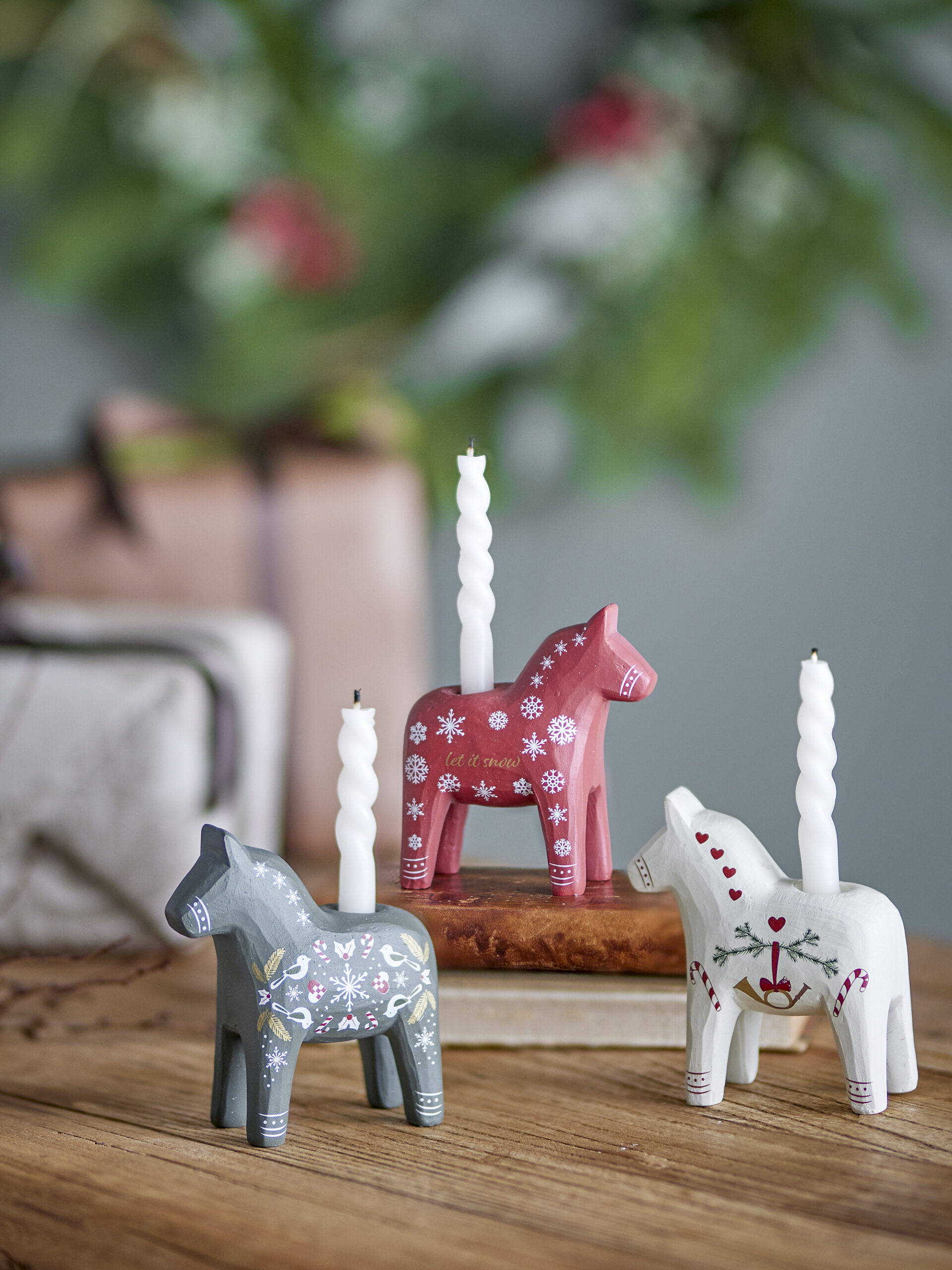Siffer Candle Holder, Red, Polyresin - Image 5