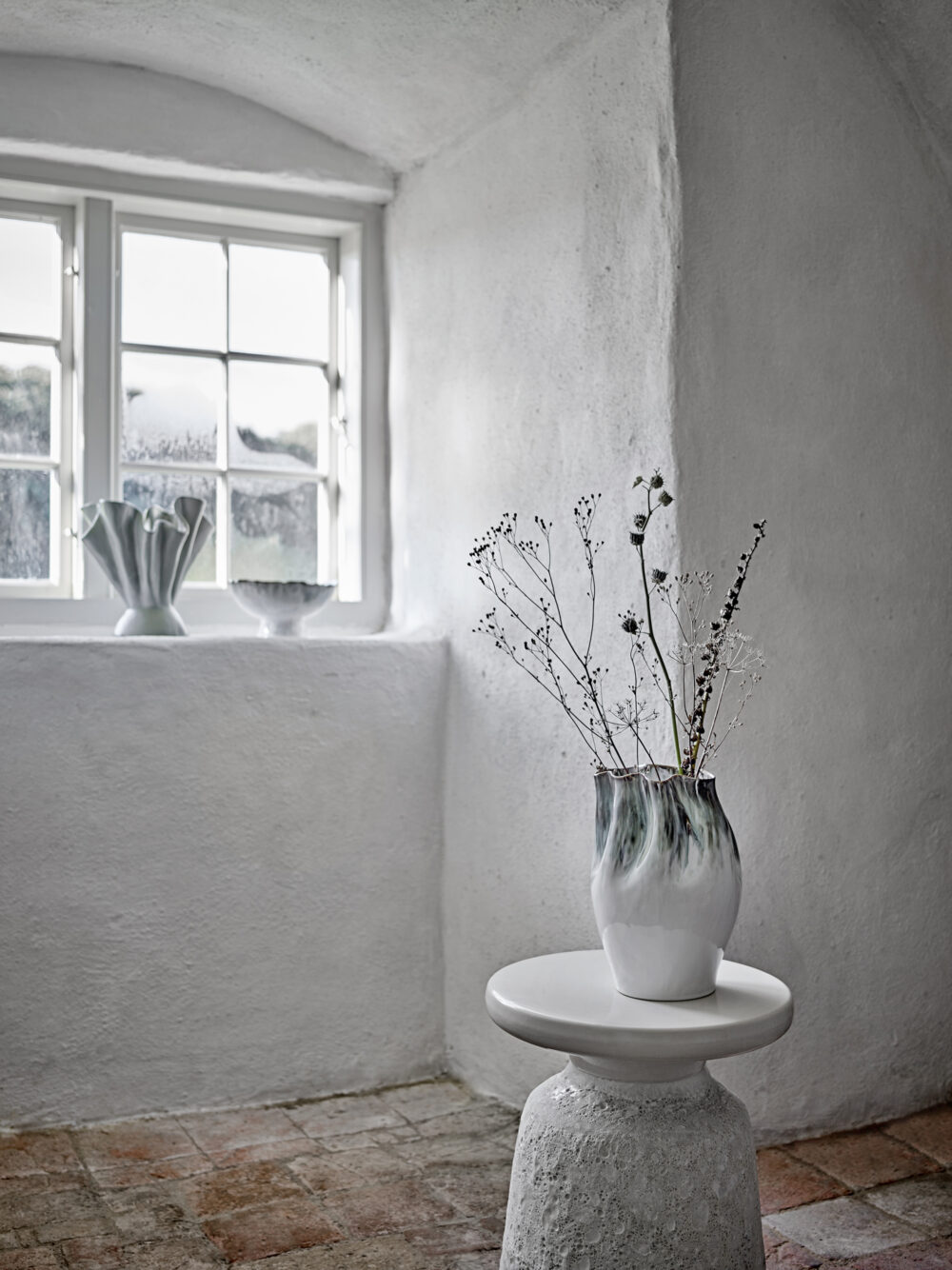 Nisha Vase, Green, Stoneware - Image 4