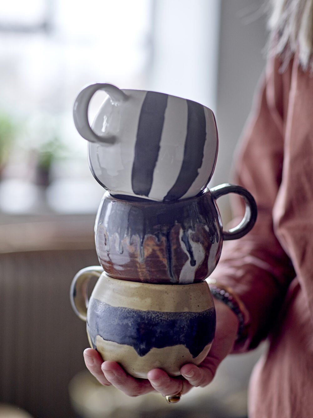 Senna Mug, Brown, Stoneware - Image 5